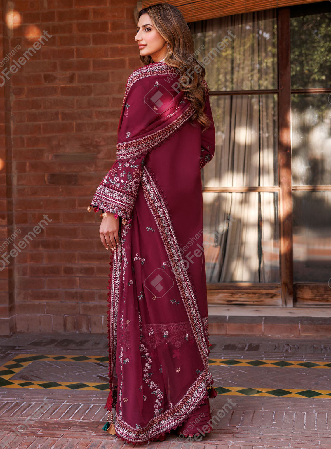 Dastoor By Farasha Embroidered Lawn Suits Unstitched 3 Piece - FSH24DL 01 RUBY GLAM Dastoor By Farasha Embroidered Lawn Suits Unstitched 3 Piece - FSH24DL 01 RUBY GLAM