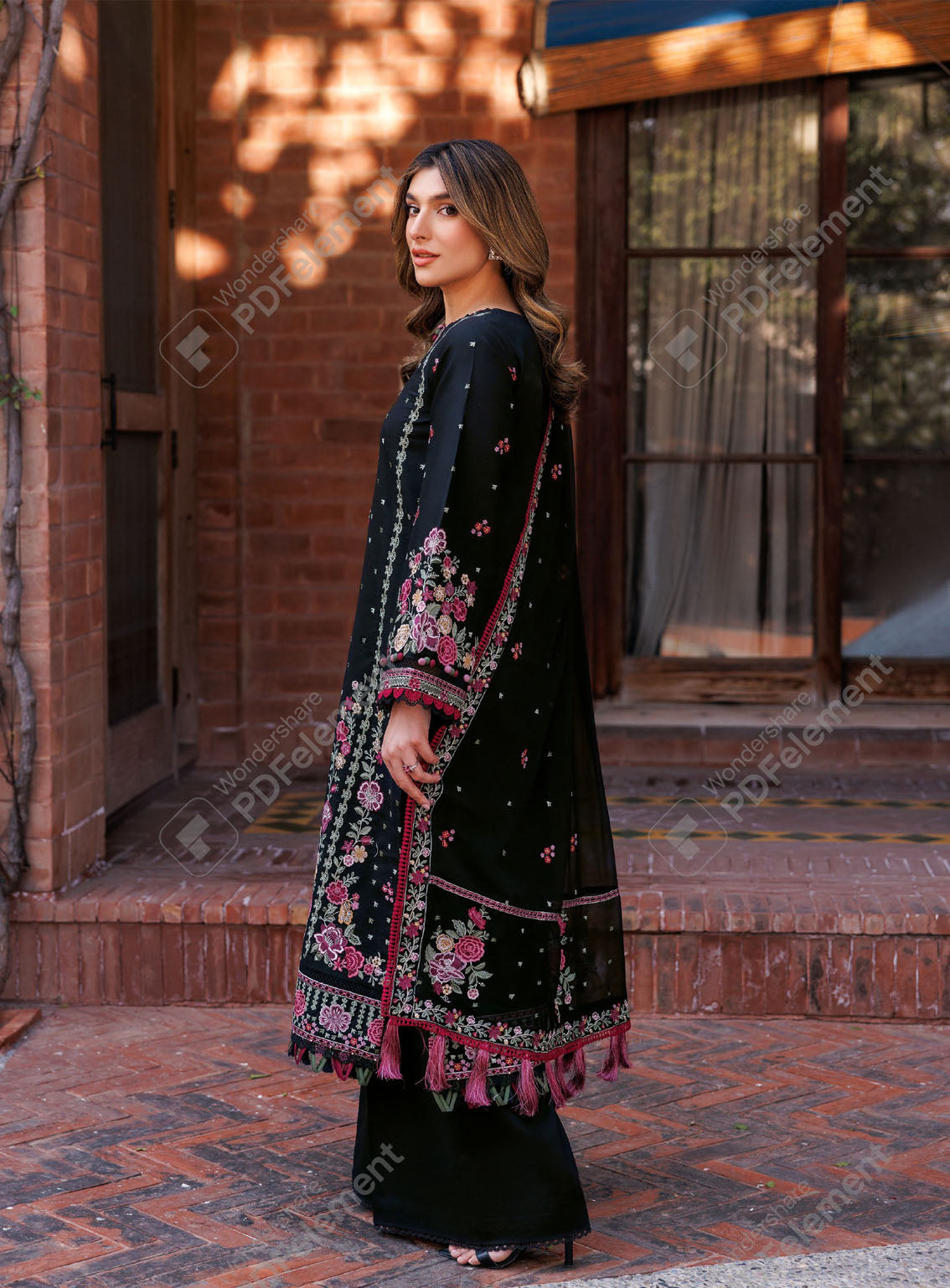 Dastoor By Farasha Embroidered Lawn Suits Unstitched 3 Piece - FSH24DL 02 ORNATE NOIR Dastoor By Farasha Embroidered Lawn Suits Unstitched 3 Piece - FSH24DL 02 ORNATE NOIR