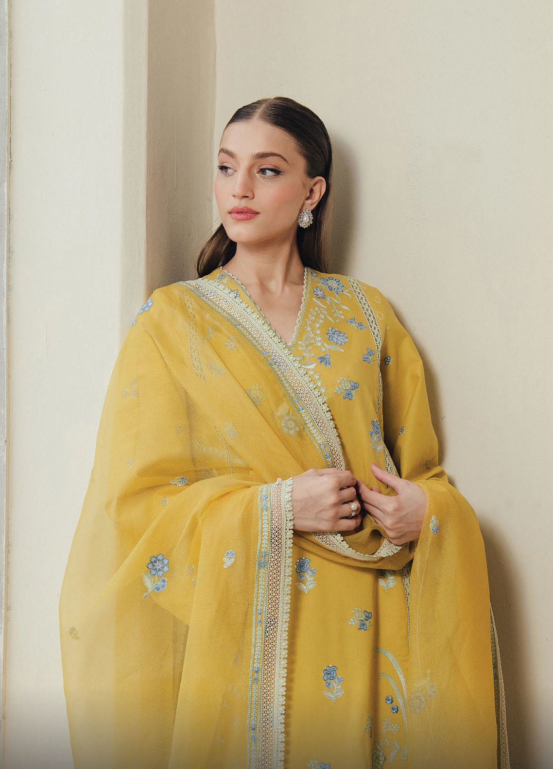 Daybreak By Afrozeh Embroidered Lawn 3 Piece Unstitched Suit AF26DB D-FWU-0019 SUNHAZE Daybreak By Afrozeh Embroidered Lawn 3 Piece Unstitched Suit AF26DB D-FWU-0019 SUNHAZE