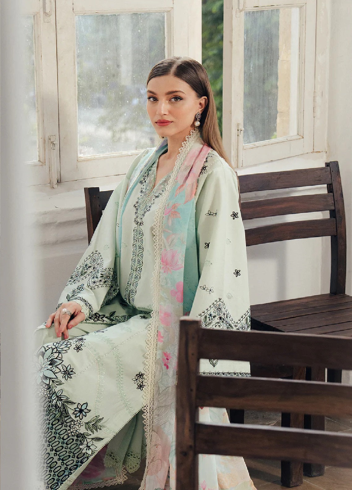 Daybreak By Afrozeh Embroidered Lawn 3 Piece Unstitched Suit AF26DB D-FWU-0020 DEWLIT Daybreak By Afrozeh Embroidered Lawn 3 Piece Unstitched Suit AF26DB D-FWU-0020 DEWLIT