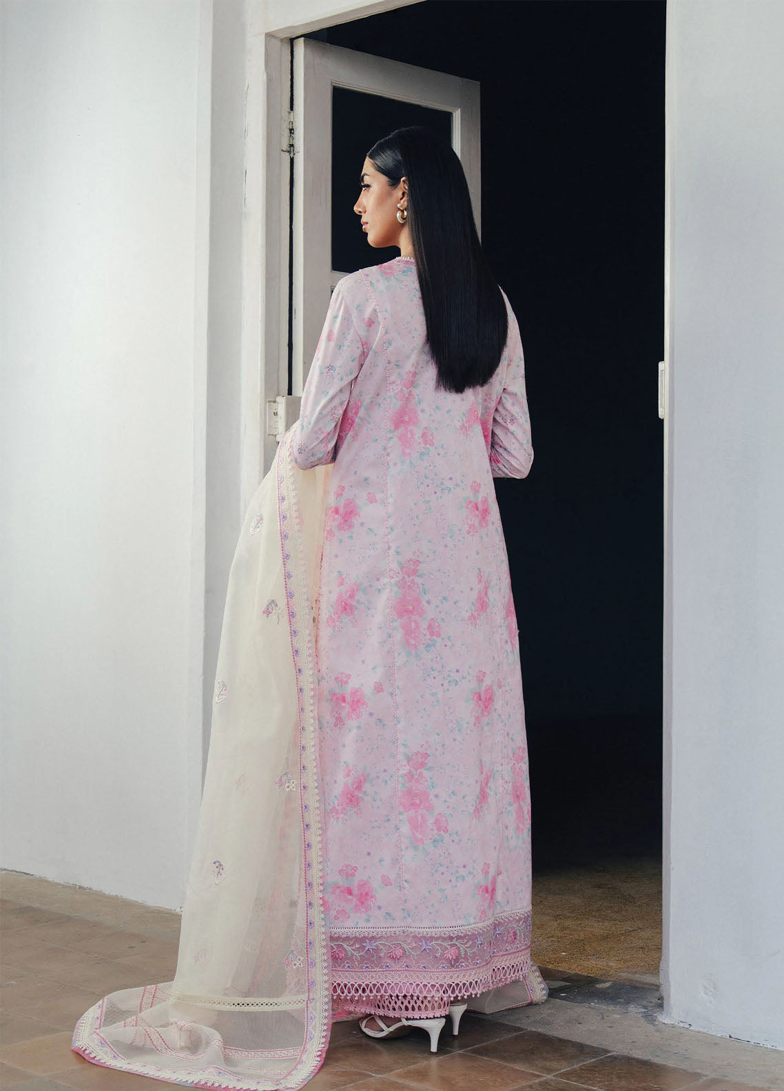 Daybreak By Afrozeh Embroidered Lawn 3 Piece Unstitched Suit AF26DB D-FWU-0012 SKYDUST Daybreak By Afrozeh Embroidered Lawn 3 Piece Unstitched Suit AF26DB D-FWU-0012 SKYDUST