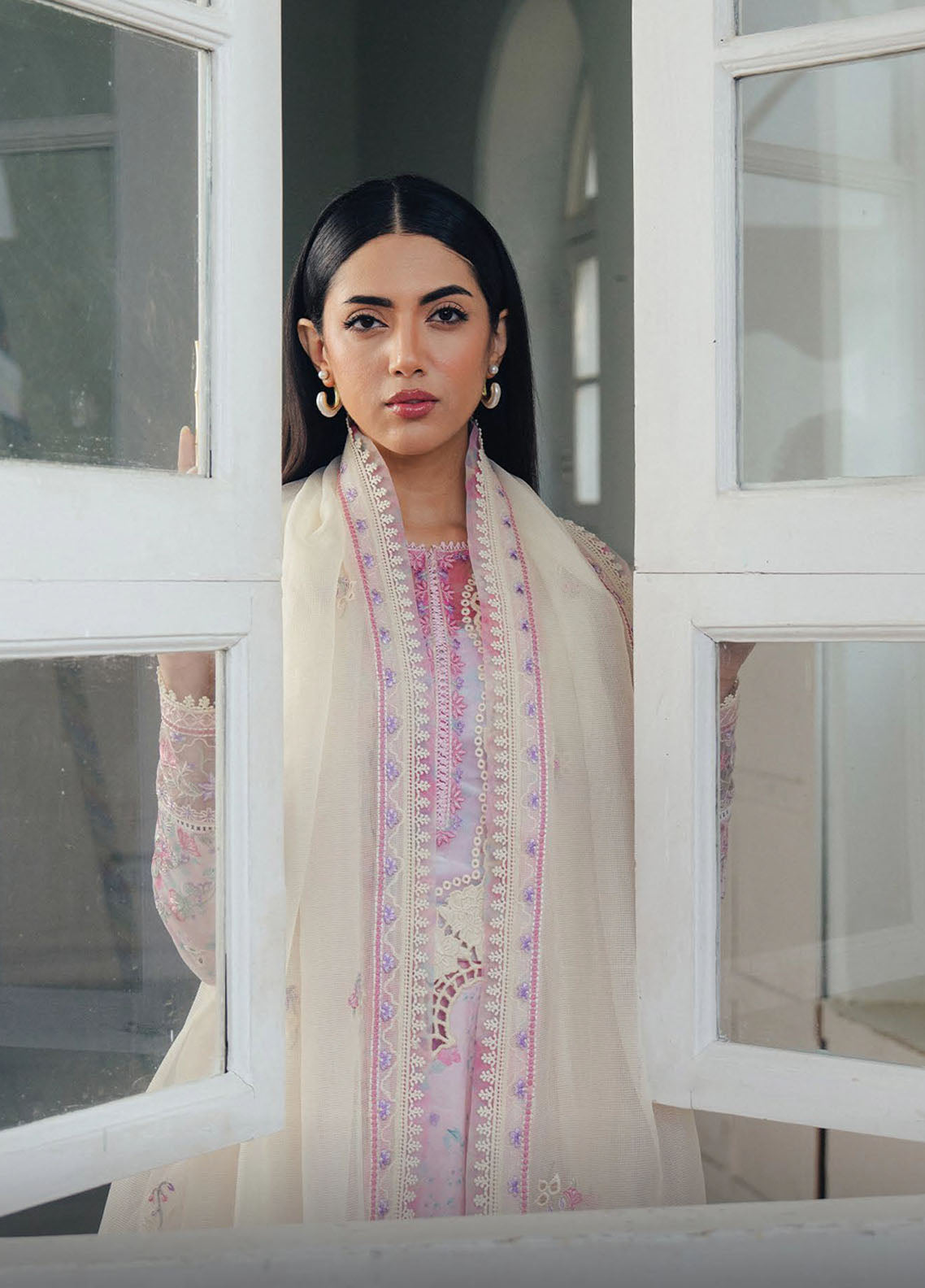 Daybreak By Afrozeh Embroidered Lawn 3 Piece Unstitched Suit AF26DB D-FWU-0012 SKYDUST Daybreak By Afrozeh Embroidered Lawn 3 Piece Unstitched Suit AF26DB D-FWU-0012 SKYDUST