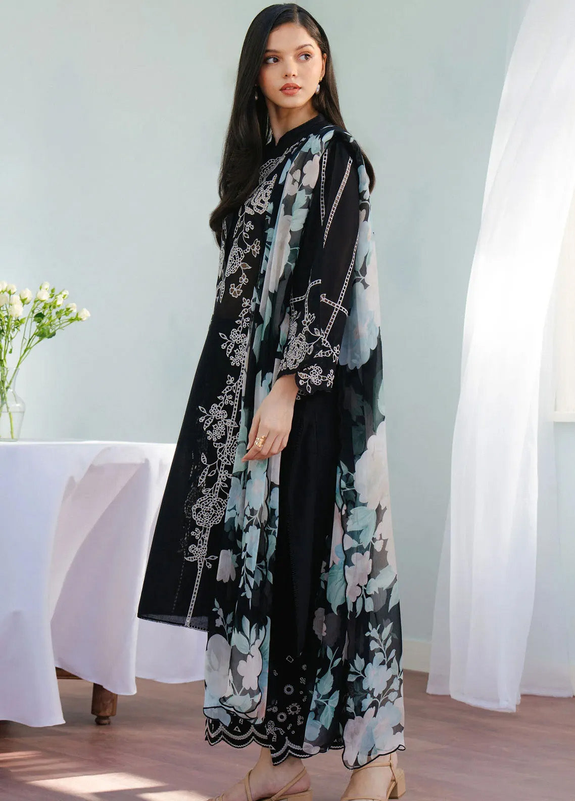 Coco By Zara Shahjahan Embroidered Lawn Suits Unstitched 3 Piece - CZS25L 7B ECLAT Coco By Zara Shahjahan Embroidered Lawn Suits Unstitched 3 Piece - CZS25L 7B ECLAT