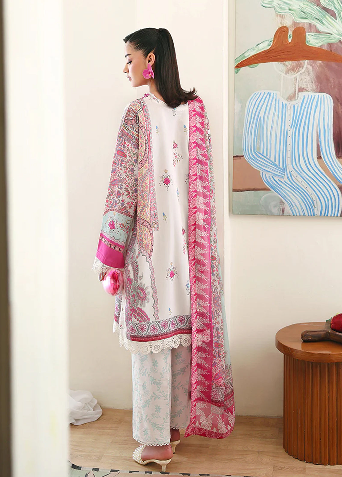 Eclat Garden By Roheenaz Embroidered Lawn 3 Piece Unstitched Suit RNZ26EGV4 D-CORAL HIBISCUS Eclat Garden By Roheenaz Embroidered Lawn 3 Piece Unstitched Suit RNZ26EGV4 D-CORAL HIBISCUS