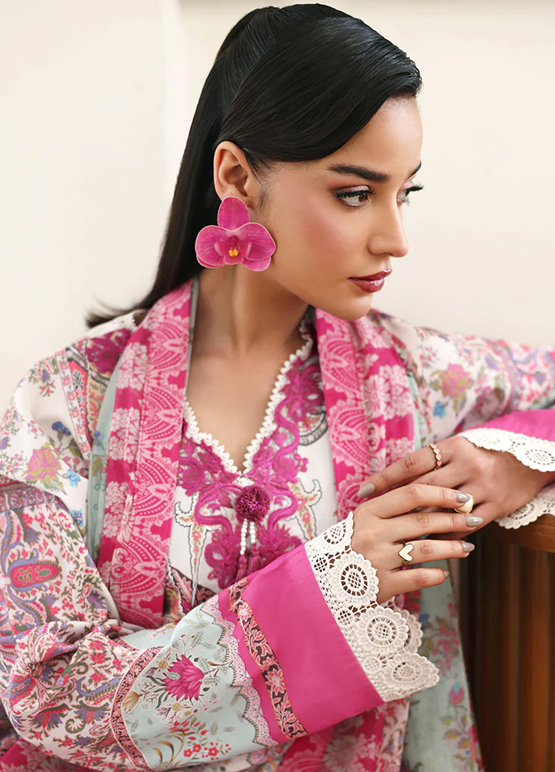 Eclat Garden By Roheenaz Embroidered Lawn 3 Piece Unstitched Suit RNZ26EGV4 D-CORAL HIBISCUS Eclat Garden By Roheenaz Embroidered Lawn 3 Piece Unstitched Suit RNZ26EGV4 D-CORAL HIBISCUS