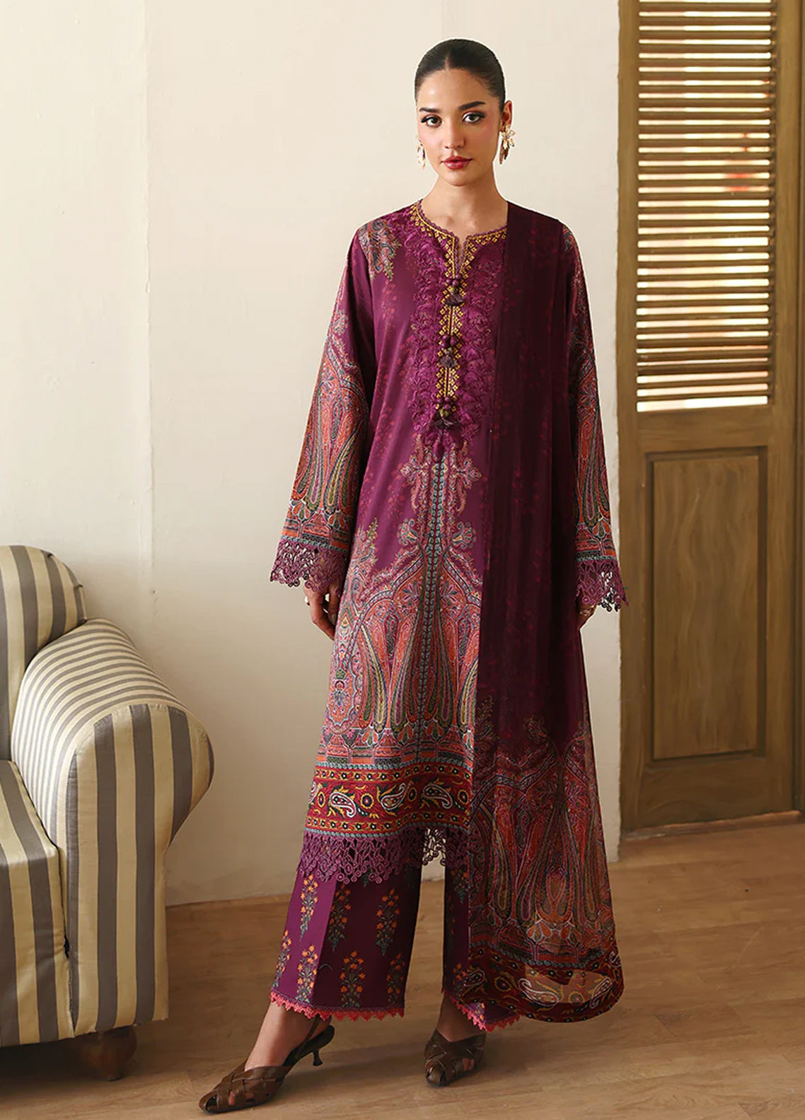 Eclat Garden By Roheenaz Embroidered Lawn 3 Piece Unstitched Suit RNZ26EGV4 D-DAHLIA DREAM Eclat Garden By Roheenaz Embroidered Lawn 3 Piece Unstitched Suit RNZ26EGV4 D-DAHLIA DREAM