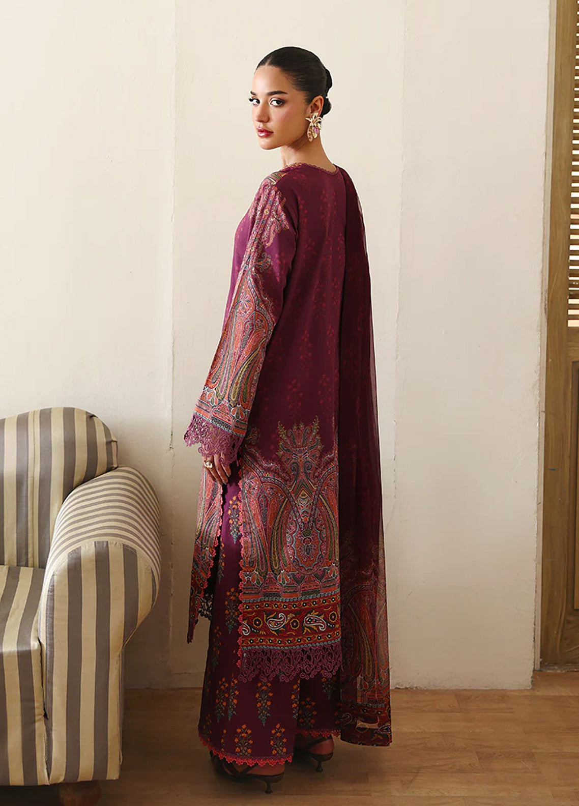 Eclat Garden By Roheenaz Embroidered Lawn 3 Piece Unstitched Suit RNZ26EGV4 D-DAHLIA DREAM Eclat Garden By Roheenaz Embroidered Lawn 3 Piece Unstitched Suit RNZ26EGV4 D-DAHLIA DREAM