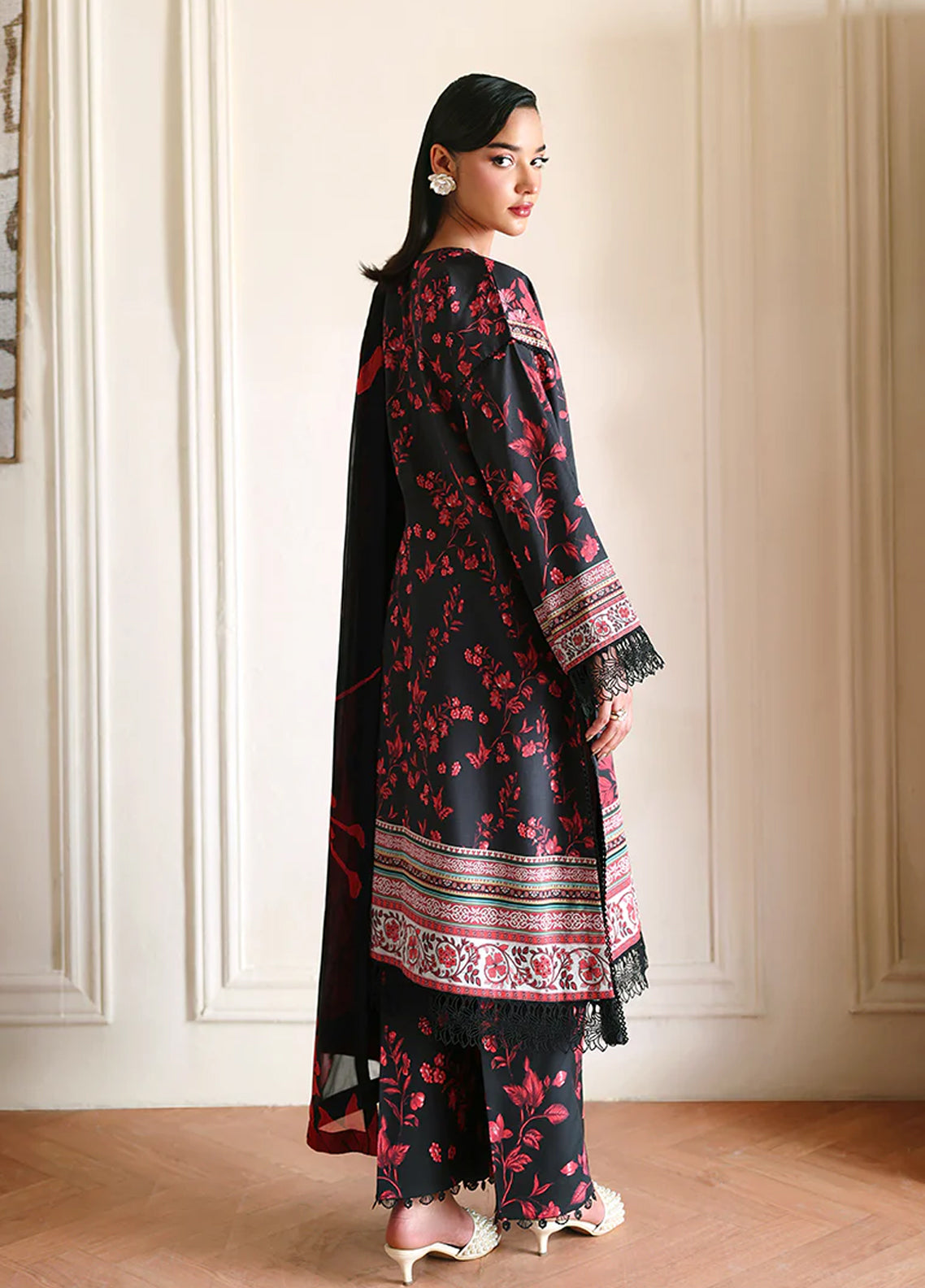 Eclat Garden By Roheenaz Embroidered Lawn 3 Piece Unstitched Suit RNZ26EGV4 D-IRIS GARDEN Eclat Garden By Roheenaz Embroidered Lawn 3 Piece Unstitched Suit RNZ26EGV4 D-IRIS GARDEN