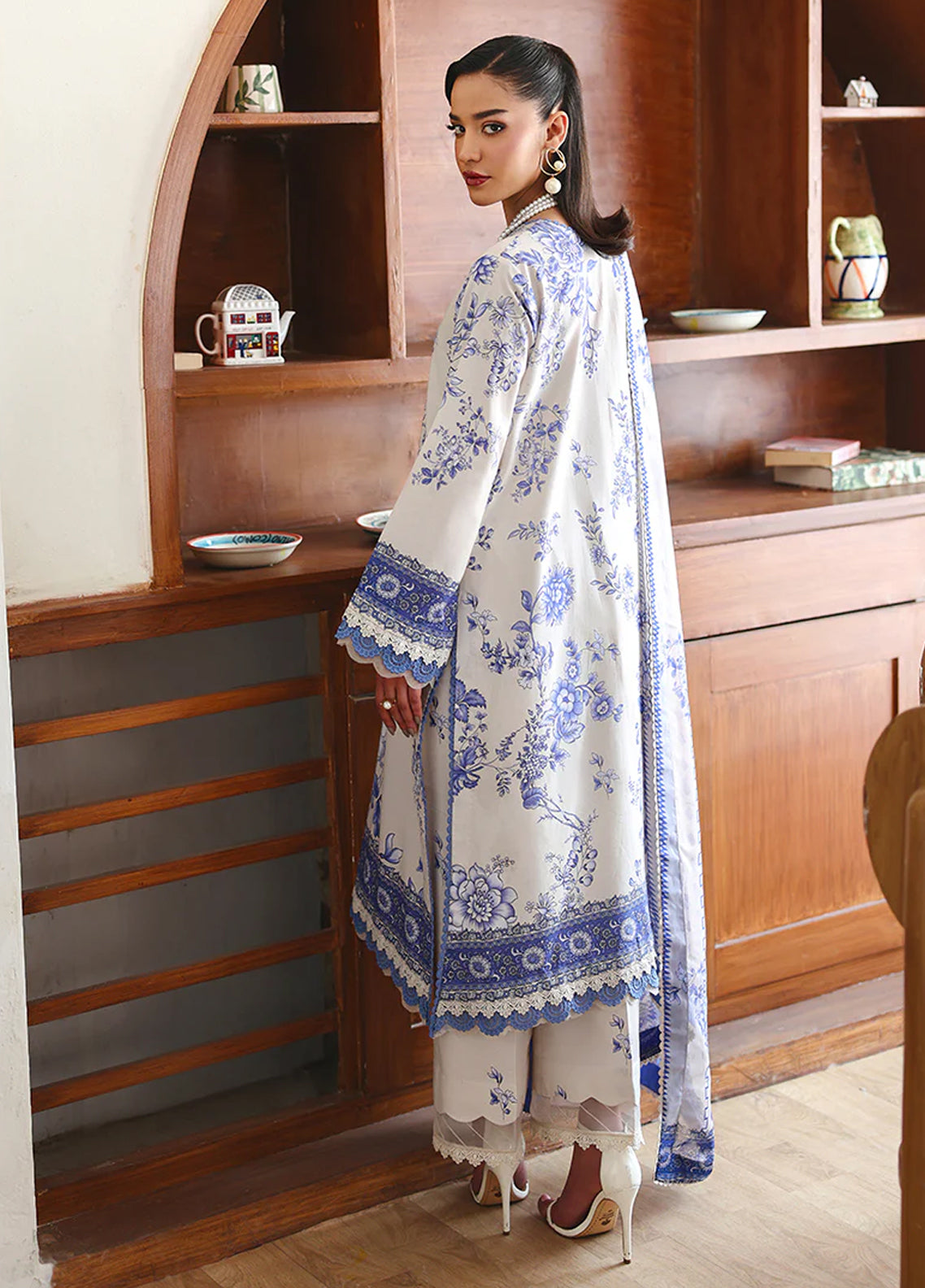 Eclat Garden By Roheenaz Embroidered Lawn 3 Piece Unstitched Suit RNZ26EGV4 D-LILAC BLOOM Eclat Garden By Roheenaz Embroidered Lawn 3 Piece Unstitched Suit RNZ26EGV4 D-LILAC BLOOM