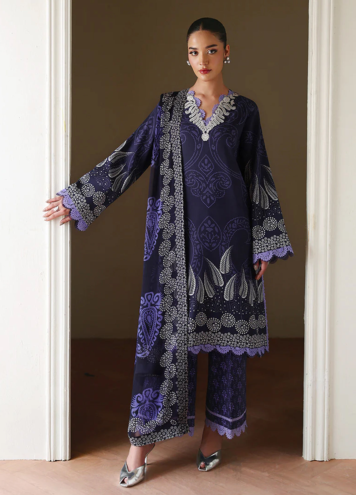 Eclat Garden By Roheenaz Embroidered Lawn 3 Piece Unstitched Suit RNZ26EGV4 D-ORCHID GARDEN Eclat Garden By Roheenaz Embroidered Lawn 3 Piece Unstitched Suit RNZ26EGV4 D-ORCHID GARDEN