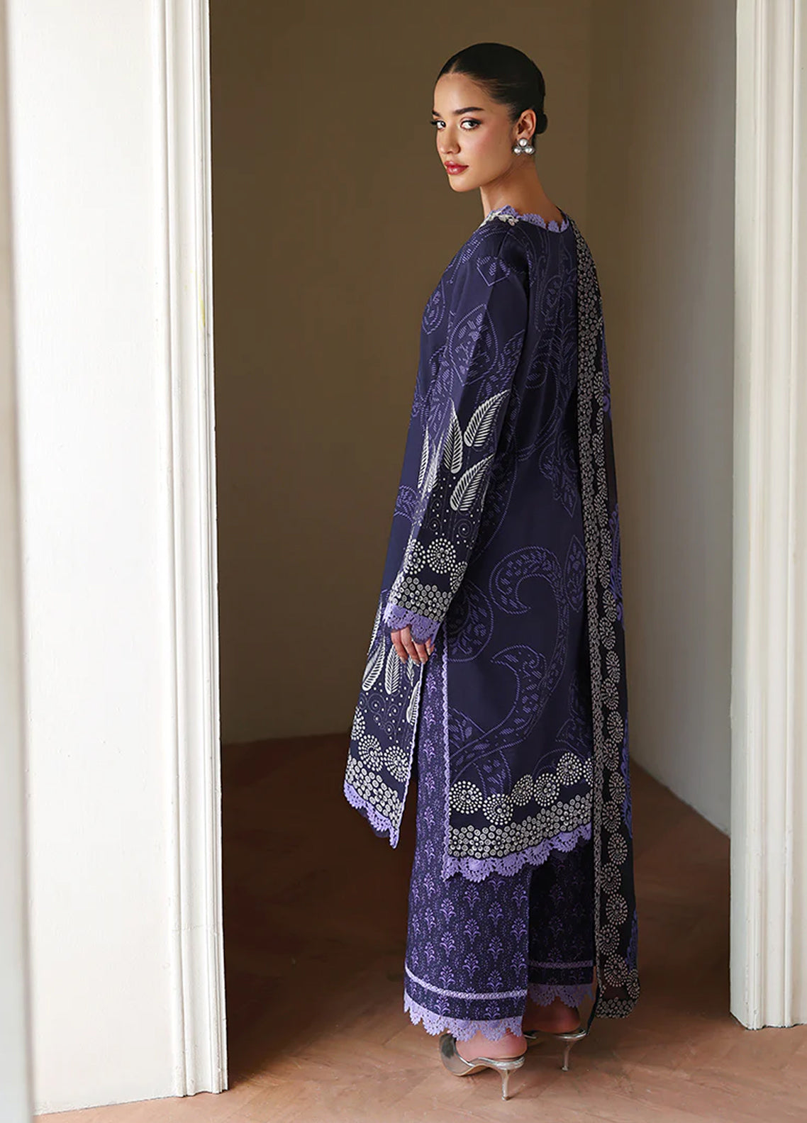 Eclat Garden By Roheenaz Embroidered Lawn 3 Piece Unstitched Suit RNZ26EGV4 D-ORCHID GARDEN Eclat Garden By Roheenaz Embroidered Lawn 3 Piece Unstitched Suit RNZ26EGV4 D-ORCHID GARDEN