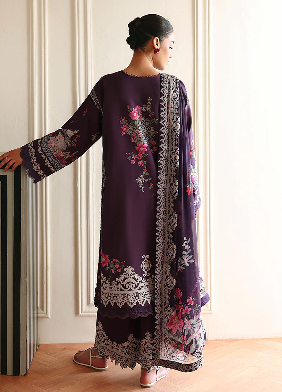 Eclat Garden By Roheenaz Embroidered Lawn 3 Piece Unstitched Suit RNZ26EGV4 D-POPPY BLOOM Eclat Garden By Roheenaz Embroidered Lawn 3 Piece Unstitched Suit RNZ26EGV4 D-POPPY BLOOM