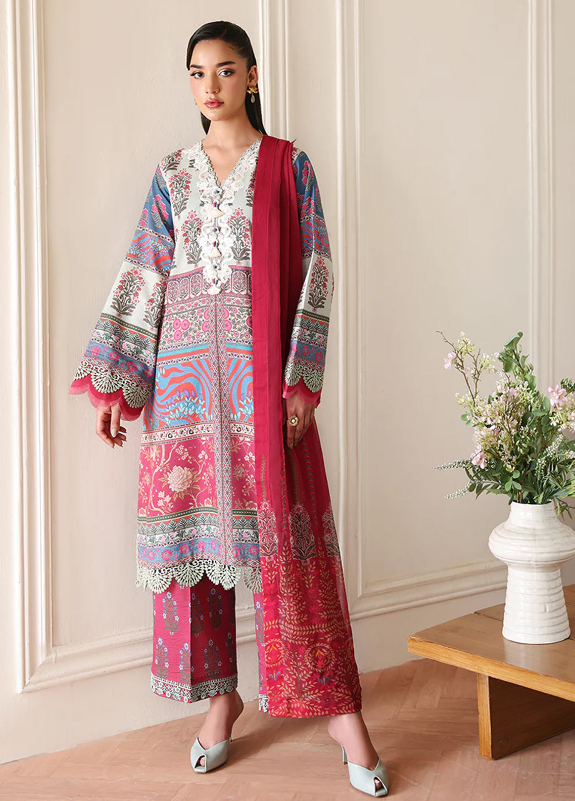 Eclat Garden By Roheenaz Embroidered Lawn 3 Piece Unstitched Suit RNZ26EGV4 D-ROSETTE DREAM Eclat Garden By Roheenaz Embroidered Lawn 3 Piece Unstitched Suit RNZ26EGV4 D-ROSETTE DREAM