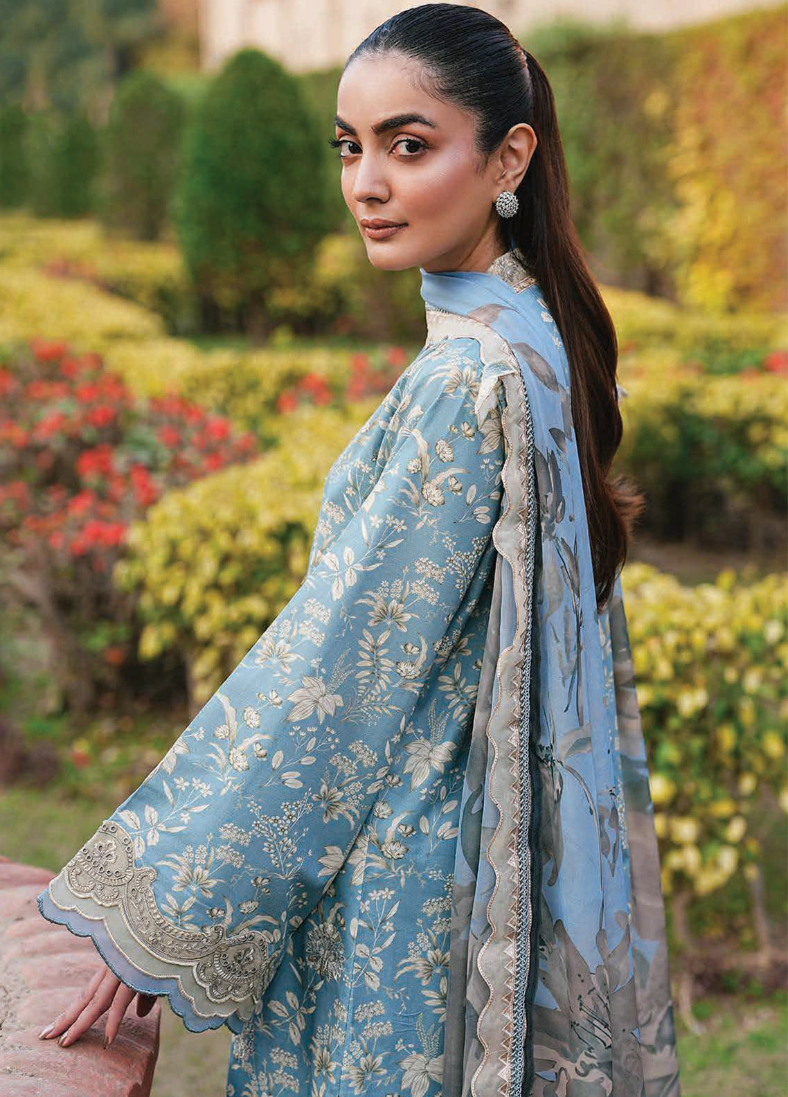 Eid Luxe By Zarqash Luxury Embroidered Lawn 3 Piece Unstitched Suit ZQ26ELL D-ZQ-08 Eid Luxe By Zarqash Luxury Embroidered Lawn 3 Piece Unstitched Suit ZQ26ELL D-ZQ-08