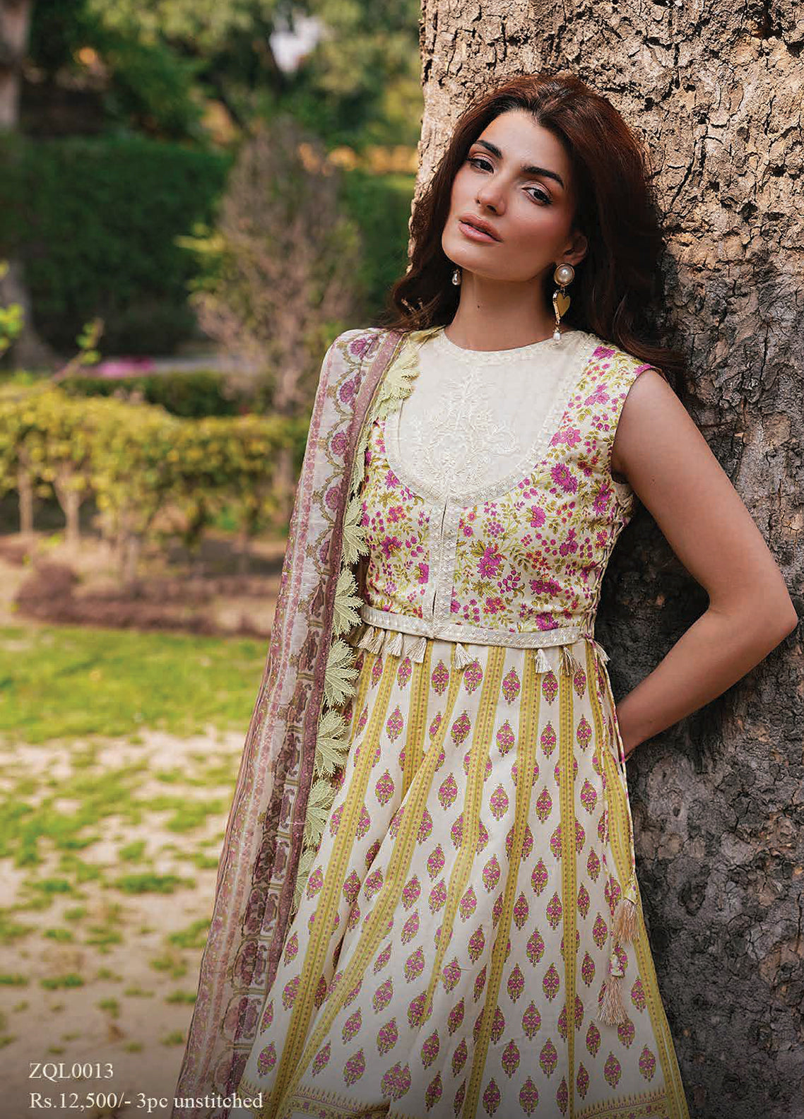 Eid Luxe By Zarqash Luxury Embroidered Lawn 3 Piece Unstitched Suit ZQ26ELL D-ZQ-13 Eid Luxe By Zarqash Luxury Embroidered Lawn 3 Piece Unstitched Suit ZQ26ELL D-ZQ-13