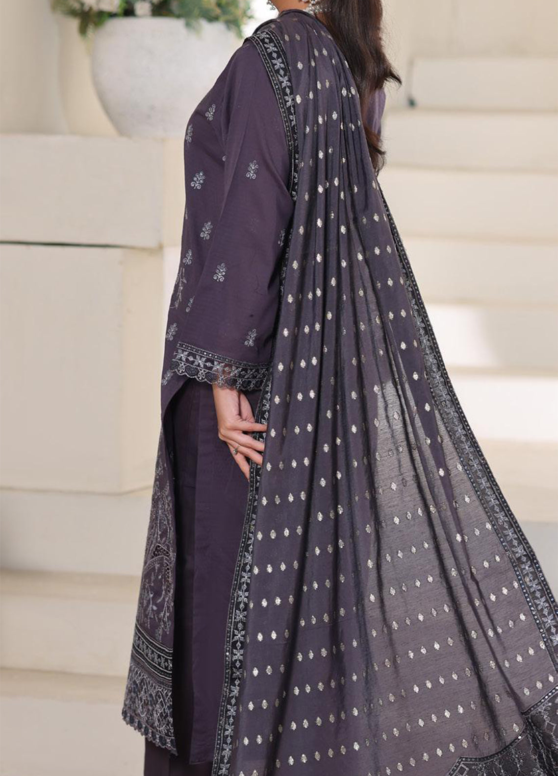 Ek Sunehri Shaam By Schick Embroidered Lawn 3 Piece Unstitched Suit SDH26ESS D-FED-01 Ek Sunehri Shaam By Schick Embroidered Lawn 3 Piece Unstitched Suit SDH26ESS D-FED-01