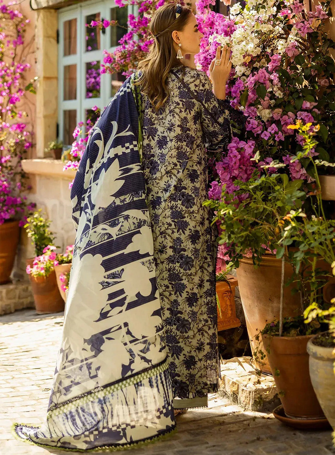 Elaf Embroidered Chikankari Lawn Suits Unstitched 3 Piece - EF25CL ELK-01A BLUE BLOSSOM Elaf Embroidered Chikankari Lawn Suits Unstitched 3 Piece - EF25CL ELK-01A BLUE BLOSSOM