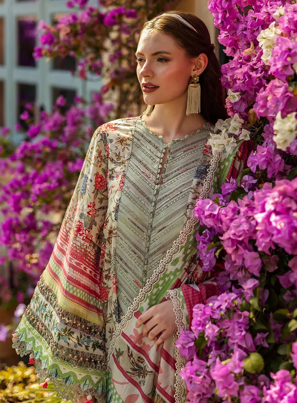 Elaf Embroidered Chikankari Lawn Suits Unstitched 3 Piece - EF25CL ELK-01B GIARDINO Elaf Embroidered Chikankari Lawn Suits Unstitched 3 Piece - EF25CL ELK-01B GIARDINO