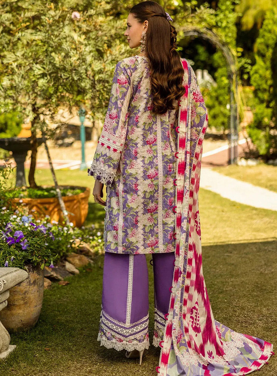 Elaf Embroidered Chikankari Lawn Suits Unstitched 3 Piece - EF25CL ELK-02A PERIWINKLE Elaf Embroidered Chikankari Lawn Suits Unstitched 3 Piece - EF25CL ELK-02A PERIWINKLE