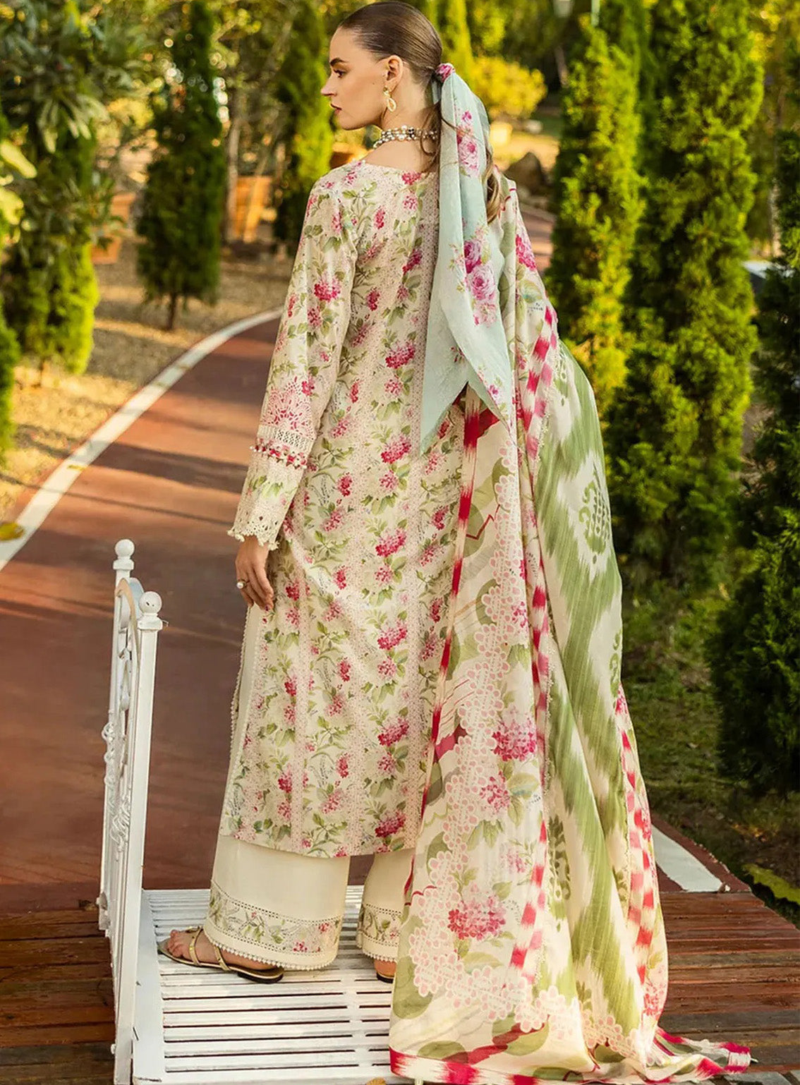 Elaf Embroidered Chikankari Lawn Suits Unstitched 3 Piece - EF25CL ELK-02B SWEET GREENS Elaf Embroidered Chikankari Lawn Suits Unstitched 3 Piece - EF25CL ELK-02B SWEET GREENS