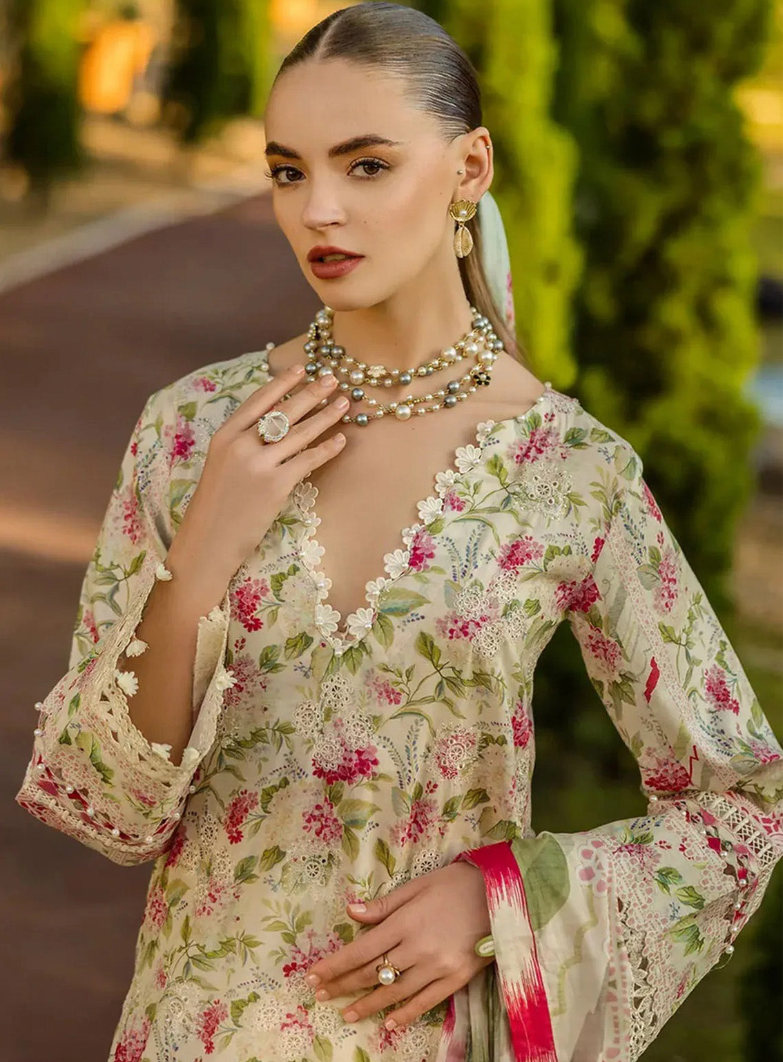 Elaf Embroidered Chikankari Lawn Suits Unstitched 3 Piece - EF25CL ELK-02B SWEET GREENS Elaf Embroidered Chikankari Lawn Suits Unstitched 3 Piece - EF25CL ELK-02B SWEET GREENS