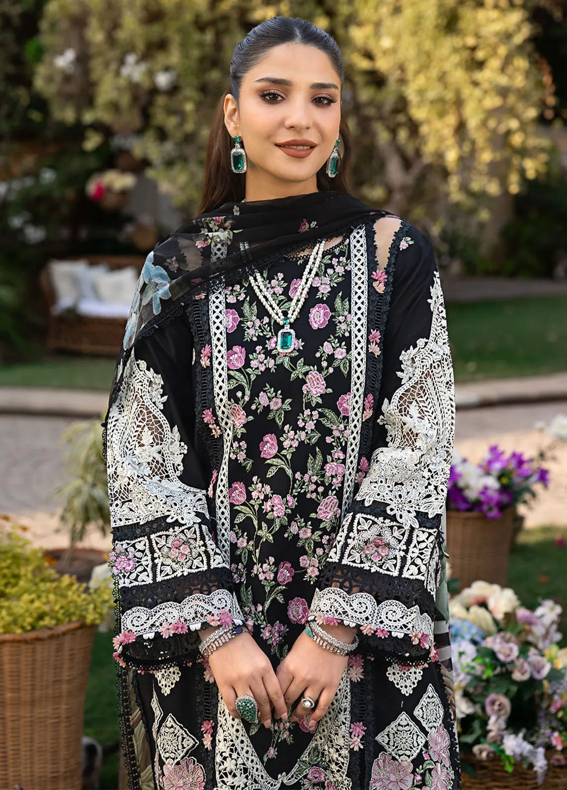 Elaf Embroidered Lawn Suits Unstitched 3 Piece - EF25LL ELM-04 MAHJABEEN Elaf Embroidered Lawn Suits Unstitched 3 Piece - EF25LL ELM-04 MAHJABEEN