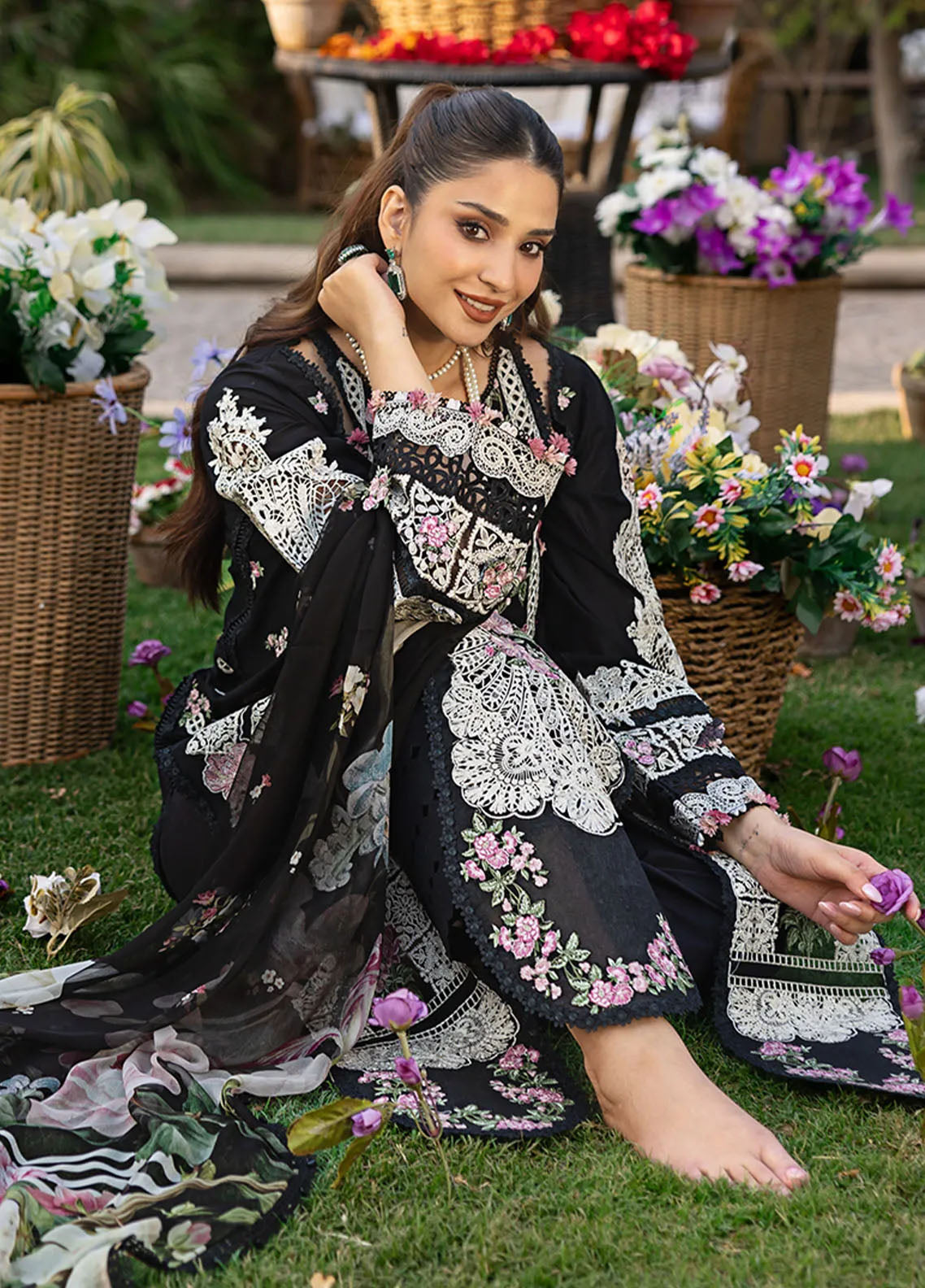 Elaf Embroidered Lawn Suits Unstitched 3 Piece - EF25LL ELM-04 MAHJABEEN Elaf Embroidered Lawn Suits Unstitched 3 Piece - EF25LL ELM-04 MAHJABEEN