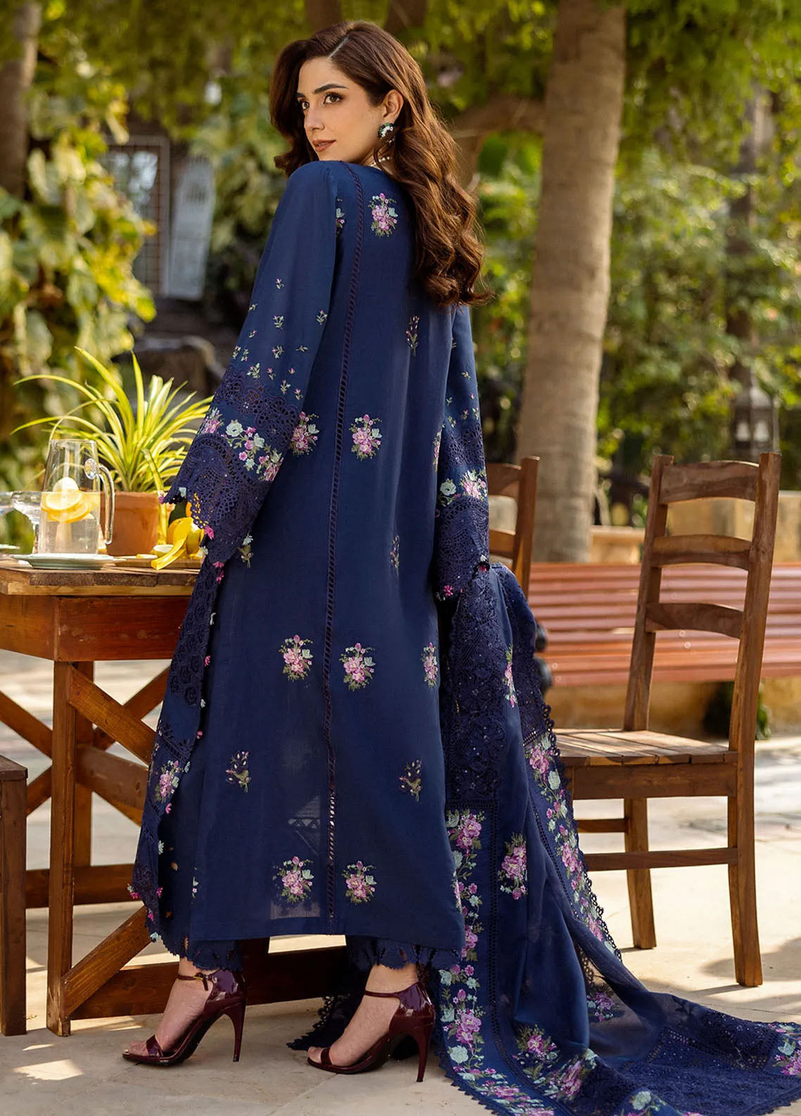 Elaf Embroidered Lawn Suits Unstitched 3 Piece - EF25LL ELM-06 NEELAM Elaf Embroidered Lawn Suits Unstitched 3 Piece - EF25LL ELM-06 NEELAM
