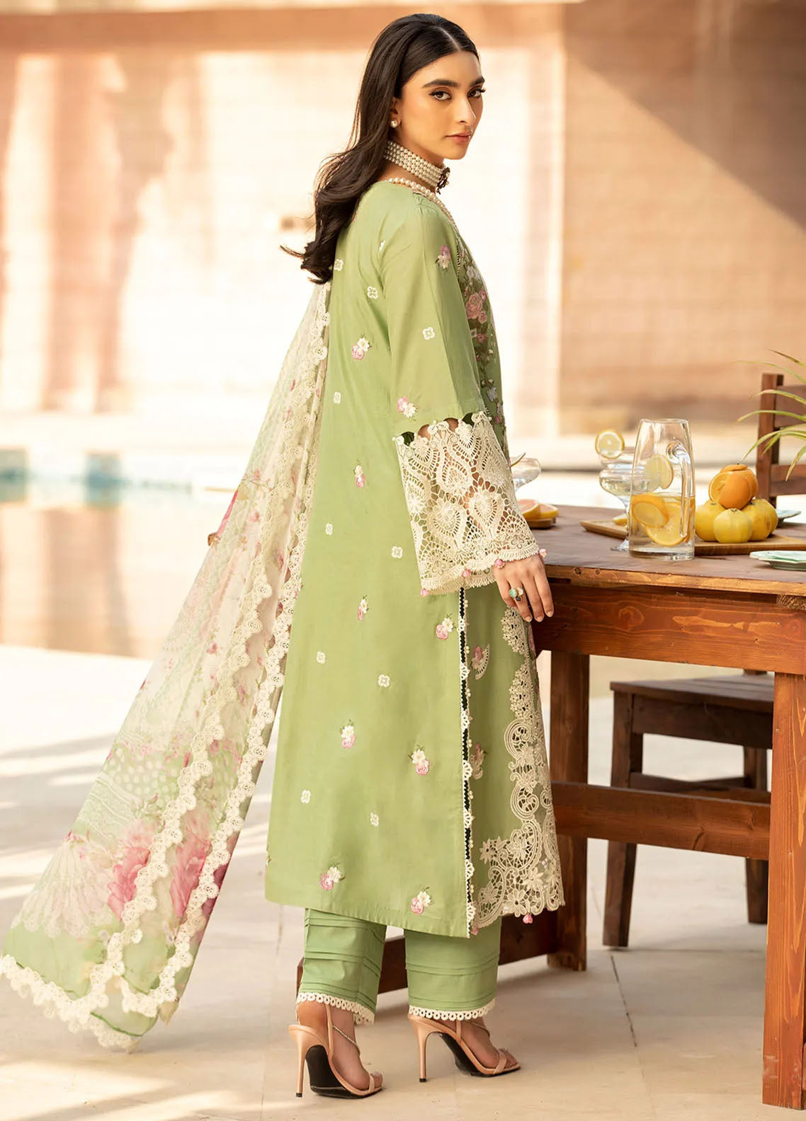Elaf Embroidered Lawn Suits Unstitched 3 Piece - EF25LL ELM-08 FIZZAH Elaf Embroidered Lawn Suits Unstitched 3 Piece - EF25LL ELM-08 FIZZAH