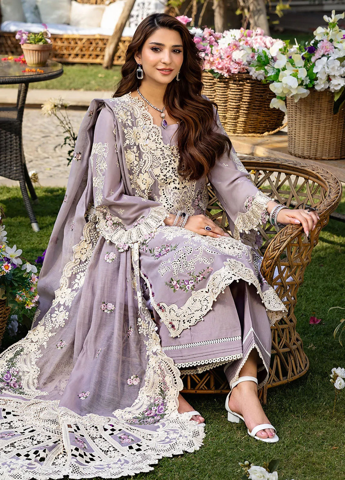Elaf Embroidered Lawn Suits Unstitched 3 Piece - EF25LL ELM-1A RAHA Elaf Embroidered Lawn Suits Unstitched 3 Piece - EF25LL ELM-1A RAHA
