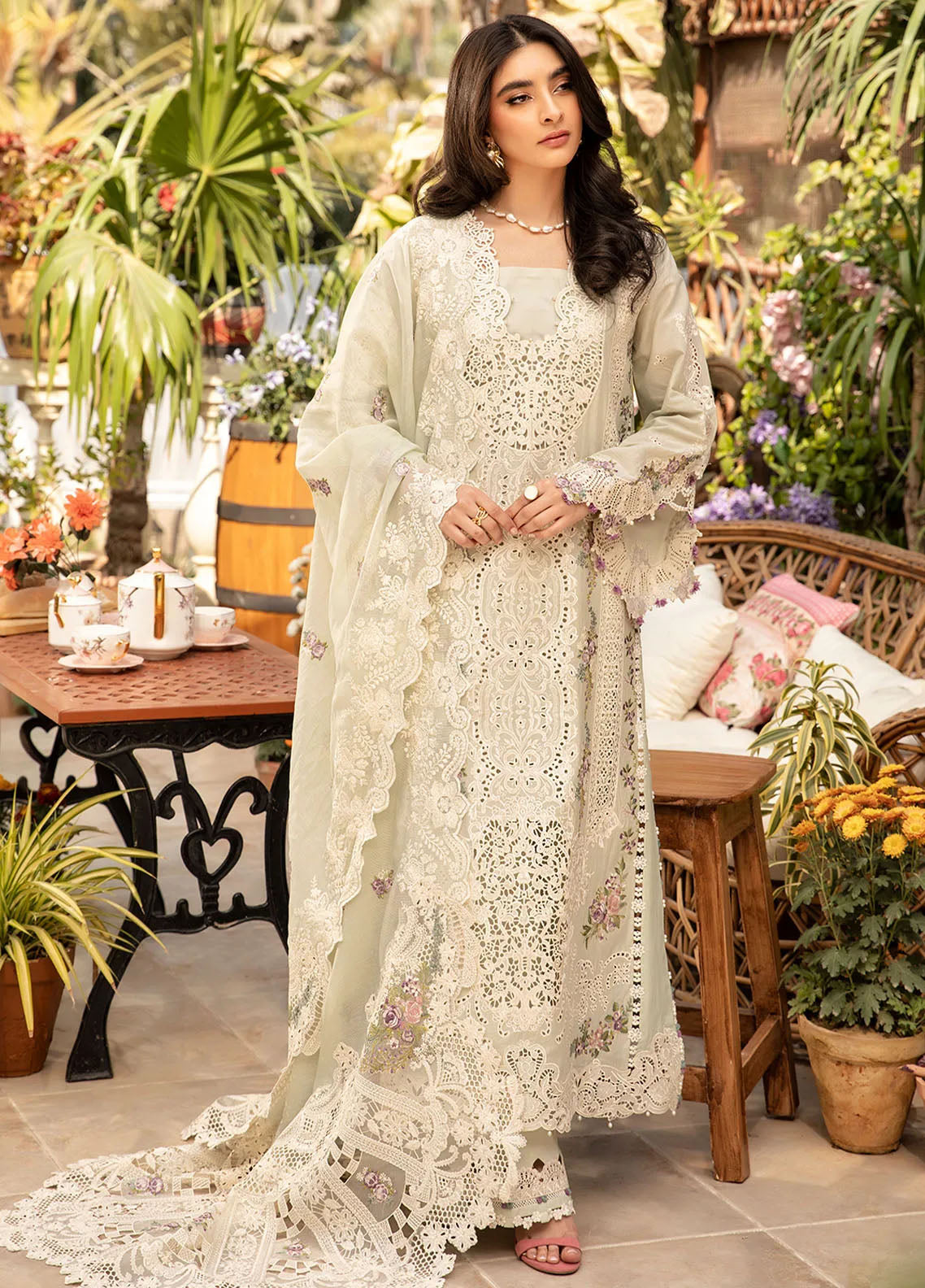 Elaf Embroidered Lawn Suits Unstitched 3 Piece - EF25LL ELM-1B SANAA Elaf Embroidered Lawn Suits Unstitched 3 Piece - EF25LL ELM-1B SANAA