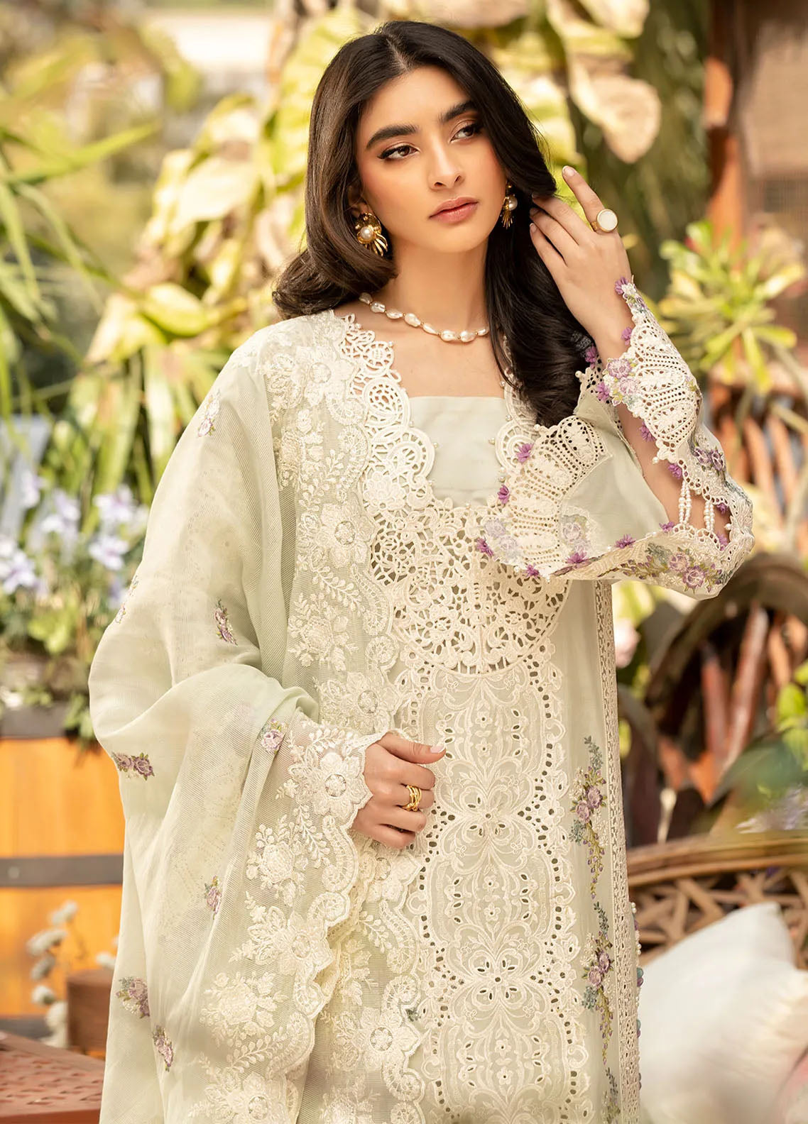 Elaf Embroidered Lawn Suits Unstitched 3 Piece - EF25LL ELM-1B SANAA Elaf Embroidered Lawn Suits Unstitched 3 Piece - EF25LL ELM-1B SANAA
