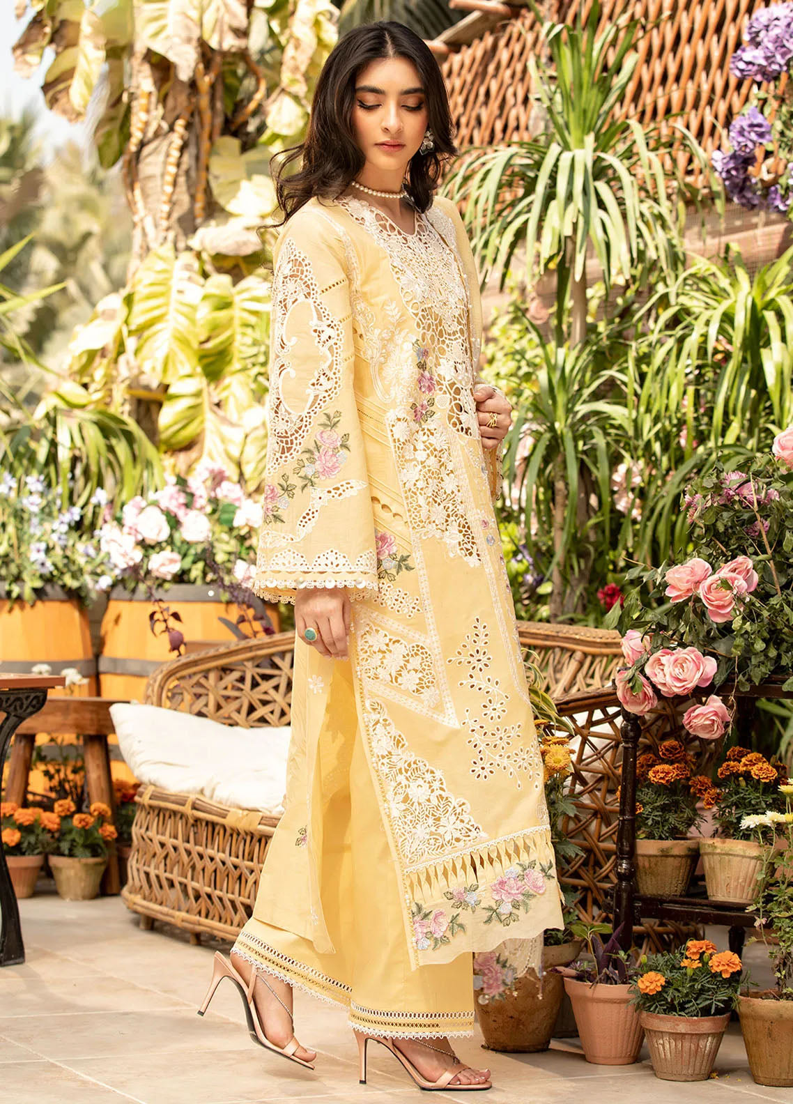 Elaf Embroidered Lawn Suits Unstitched 3 Piece - EF25LL ELM-2B ROSHNE Elaf Embroidered Lawn Suits Unstitched 3 Piece - EF25LL ELM-2B ROSHNE