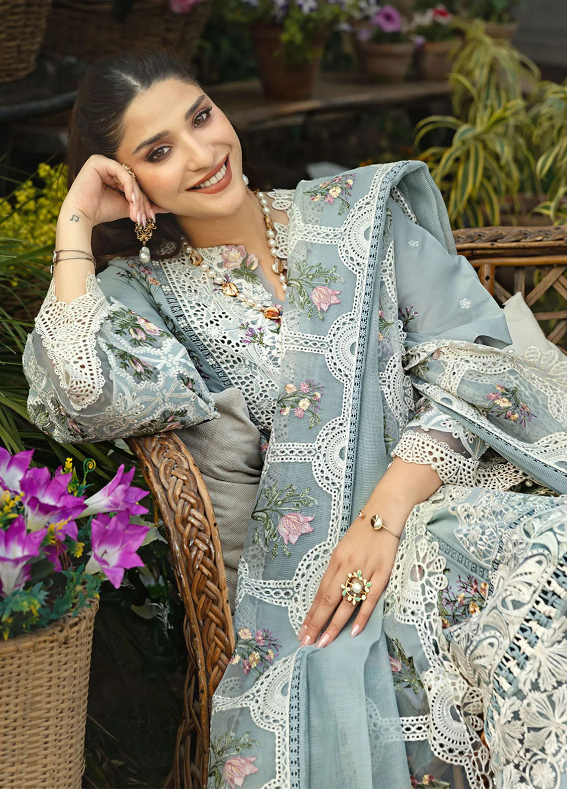 Elaf Embroidered Lawn Suits Unstitched 3 Piece - EF25LL ELM-3B SAMAA Elaf Embroidered Lawn Suits Unstitched 3 Piece - EF25LL ELM-3B SAMAA