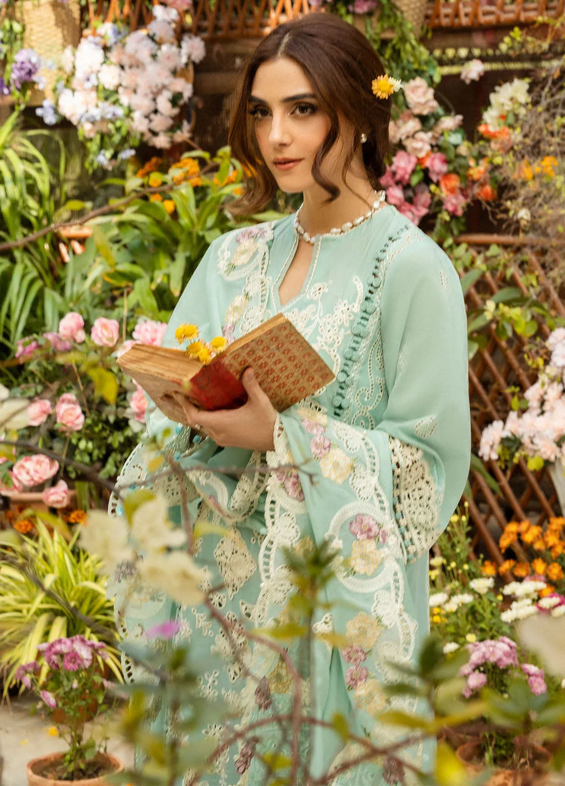 Elaf Embroidered Lawn Suits Unstitched 3 Piece - EF25LL ELM-7A ZARAFSHAN Elaf Embroidered Lawn Suits Unstitched 3 Piece - EF25LL ELM-7A ZARAFSHAN