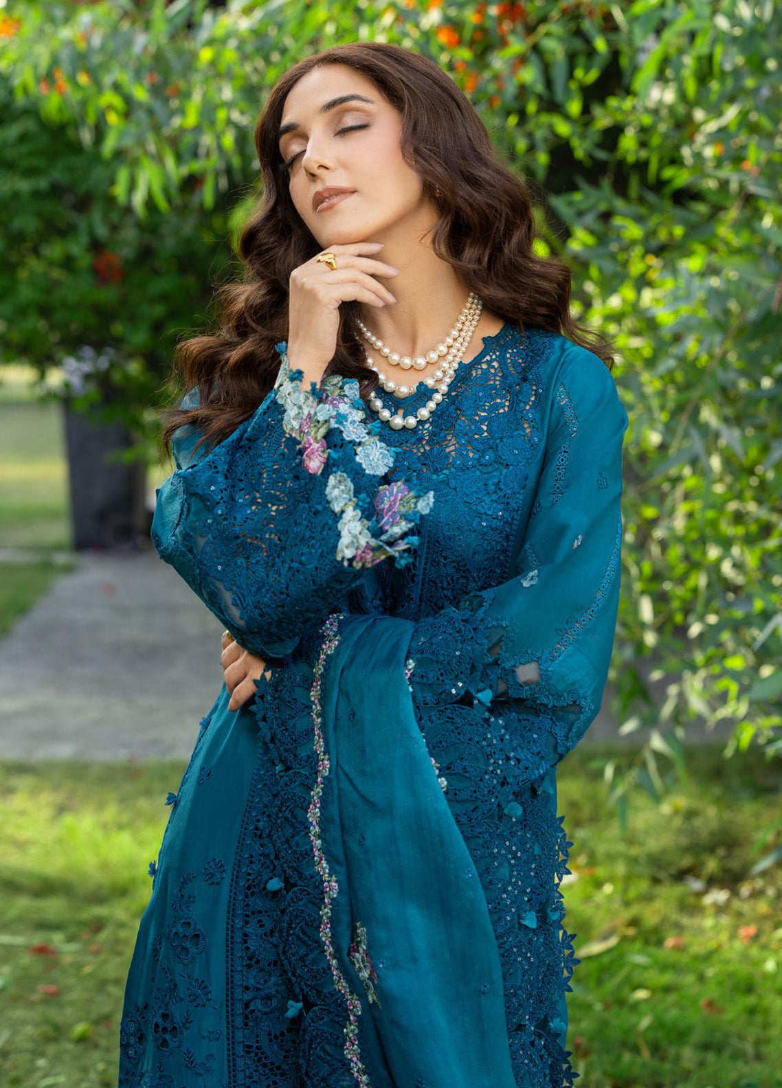 Elaf Embroidered Lawn 3 Piece Unstitched Suit EF26LL ELY-06 SAPPHIRE Elaf Embroidered Lawn 3 Piece Unstitched Suit EF26LL ELY-06 SAPPHIRE