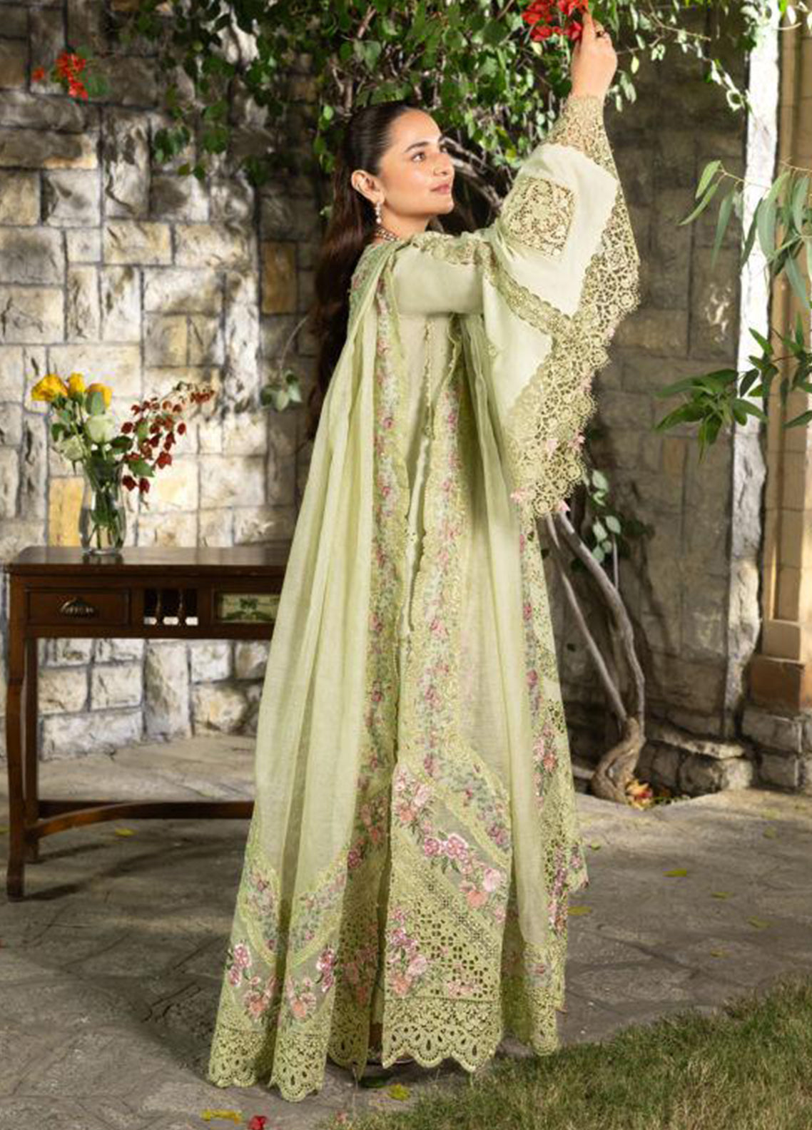 Elaf Embroidered Lawn 3 Piece Unstitched Suit EF26LL ELY-11 SPANISH MUSE Elaf Embroidered Lawn 3 Piece Unstitched Suit EF26LL ELY-11 SPANISH MUSE