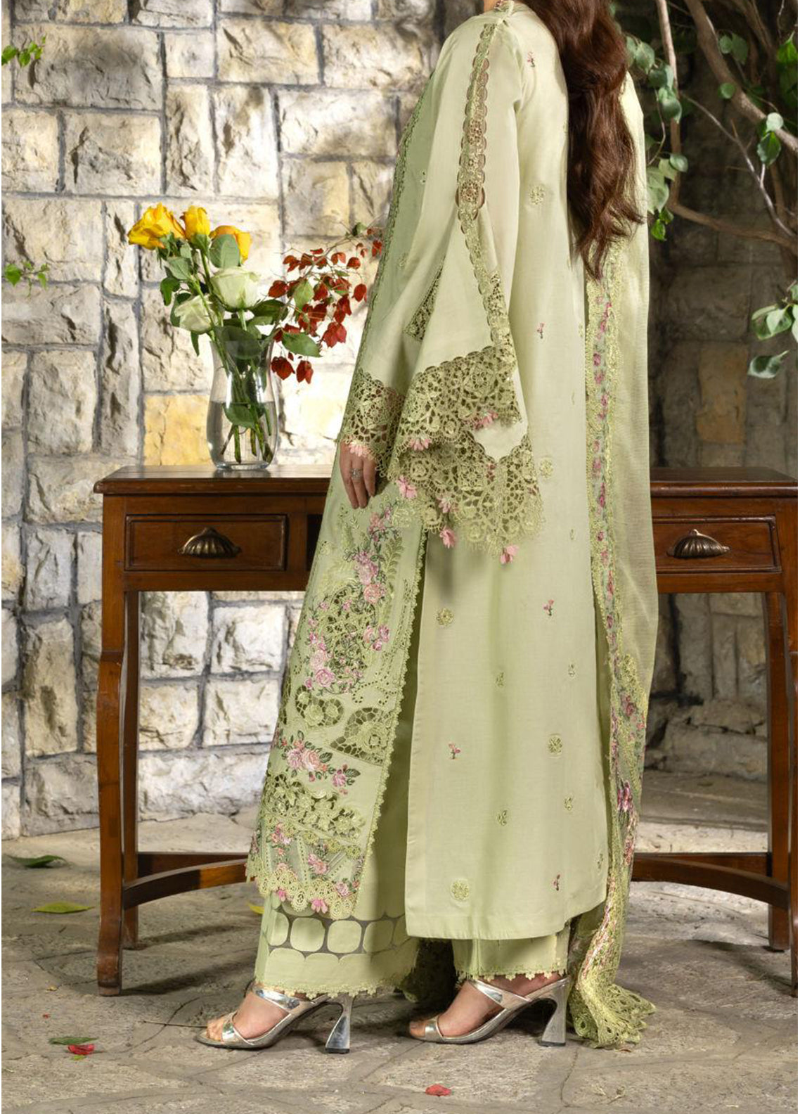 Elaf Embroidered Lawn 3 Piece Unstitched Suit EF26LL ELY-11 SPANISH MUSE Elaf Embroidered Lawn 3 Piece Unstitched Suit EF26LL ELY-11 SPANISH MUSE