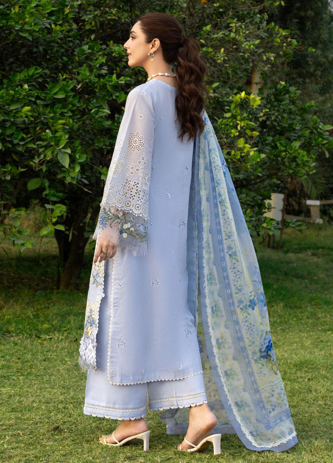 Elaf Embroidered Lawn 3 Piece Unstitched Suit EF26LL ELY-12 SKY BLISS Elaf Embroidered Lawn 3 Piece Unstitched Suit EF26LL ELY-12 SKY BLISS