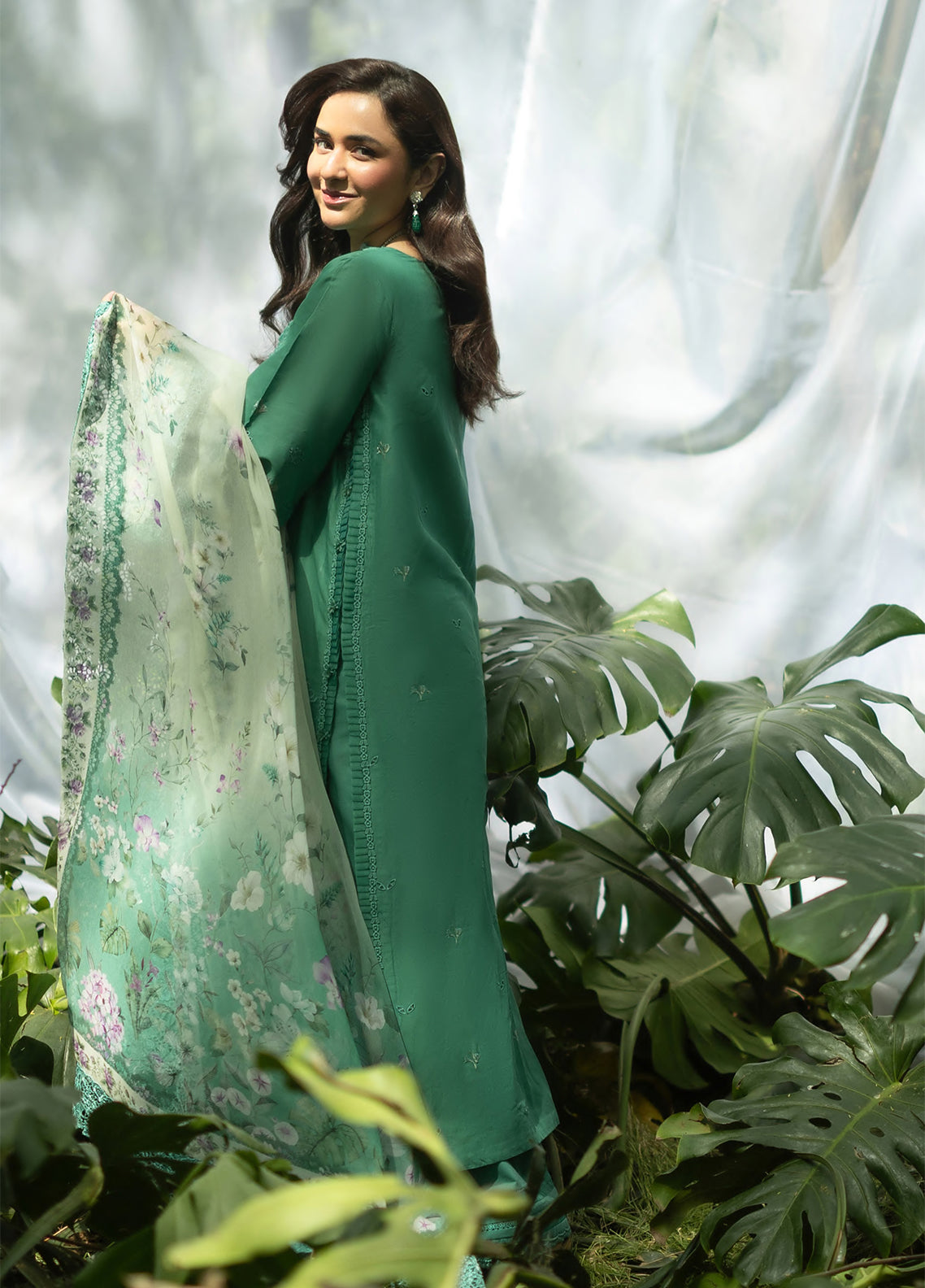 Elaf Premium Luxury Lawn 3 Piece Unstitched Suit EF26LLV2 D-ELQ-2A LOVER'S EDEN Elaf Premium Luxury Lawn 3 Piece Unstitched Suit EF26LLV2 D-ELQ-2A LOVER'S EDEN
