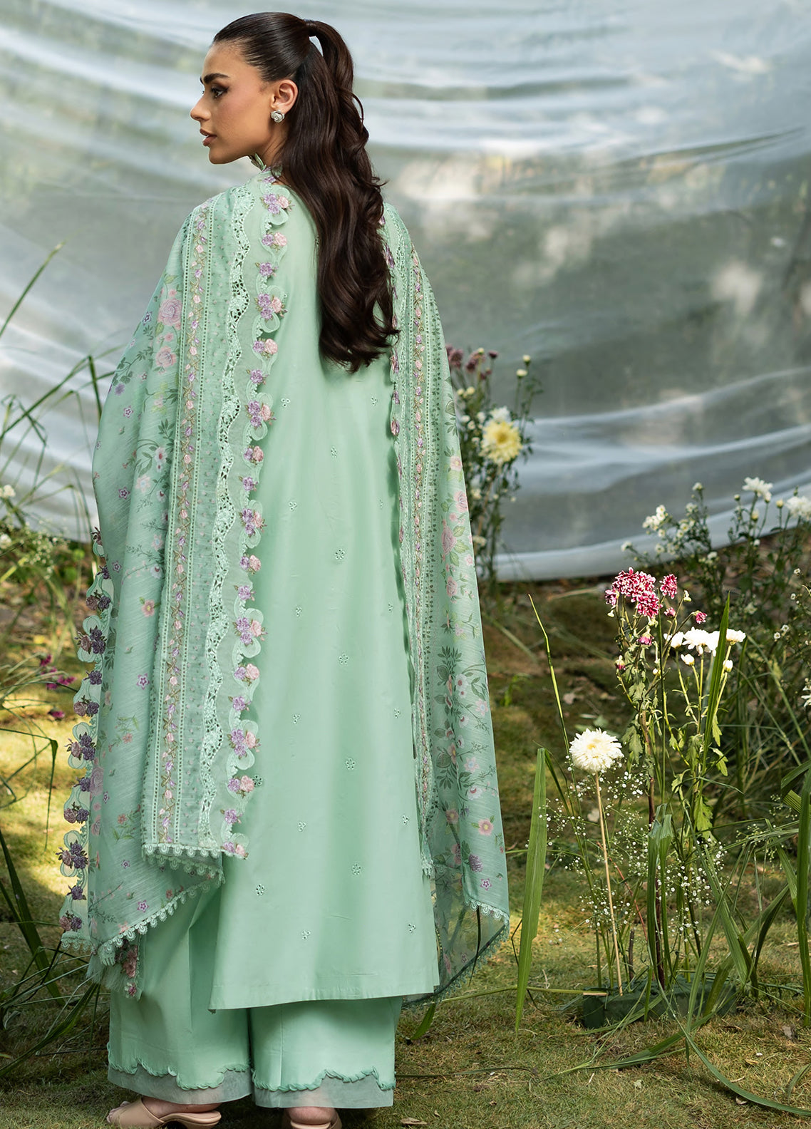 Elaf Premium Luxury Lawn 3 Piece Unstitched Suit EF26LLV2 D-ELQ-3A DAISY CHAIN Elaf Premium Luxury Lawn 3 Piece Unstitched Suit EF26LLV2 D-ELQ-3A DAISY CHAIN