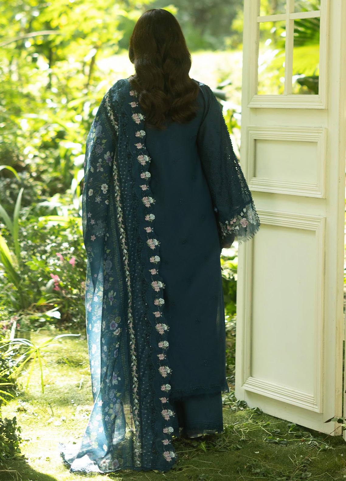 Elaf Premium Luxury Lawn 3 Piece Unstitched Suit EF26LLV2 D-ELQ-3B EMERALD FERN Elaf Premium Luxury Lawn 3 Piece Unstitched Suit EF26LLV2 D-ELQ-3B EMERALD FERN