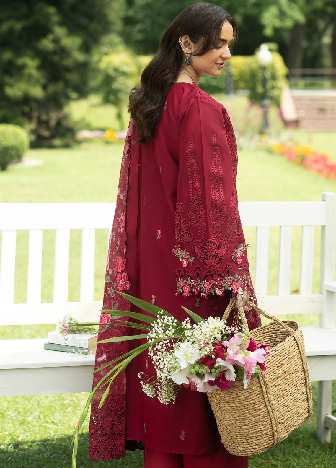 Elaf Premium Luxury Lawn 3 Piece Unstitched Suit EF26LLV2 D-ELQ-4A FALLING PETALS Elaf Premium Luxury Lawn 3 Piece Unstitched Suit EF26LLV2 D-ELQ-4A FALLING PETALS