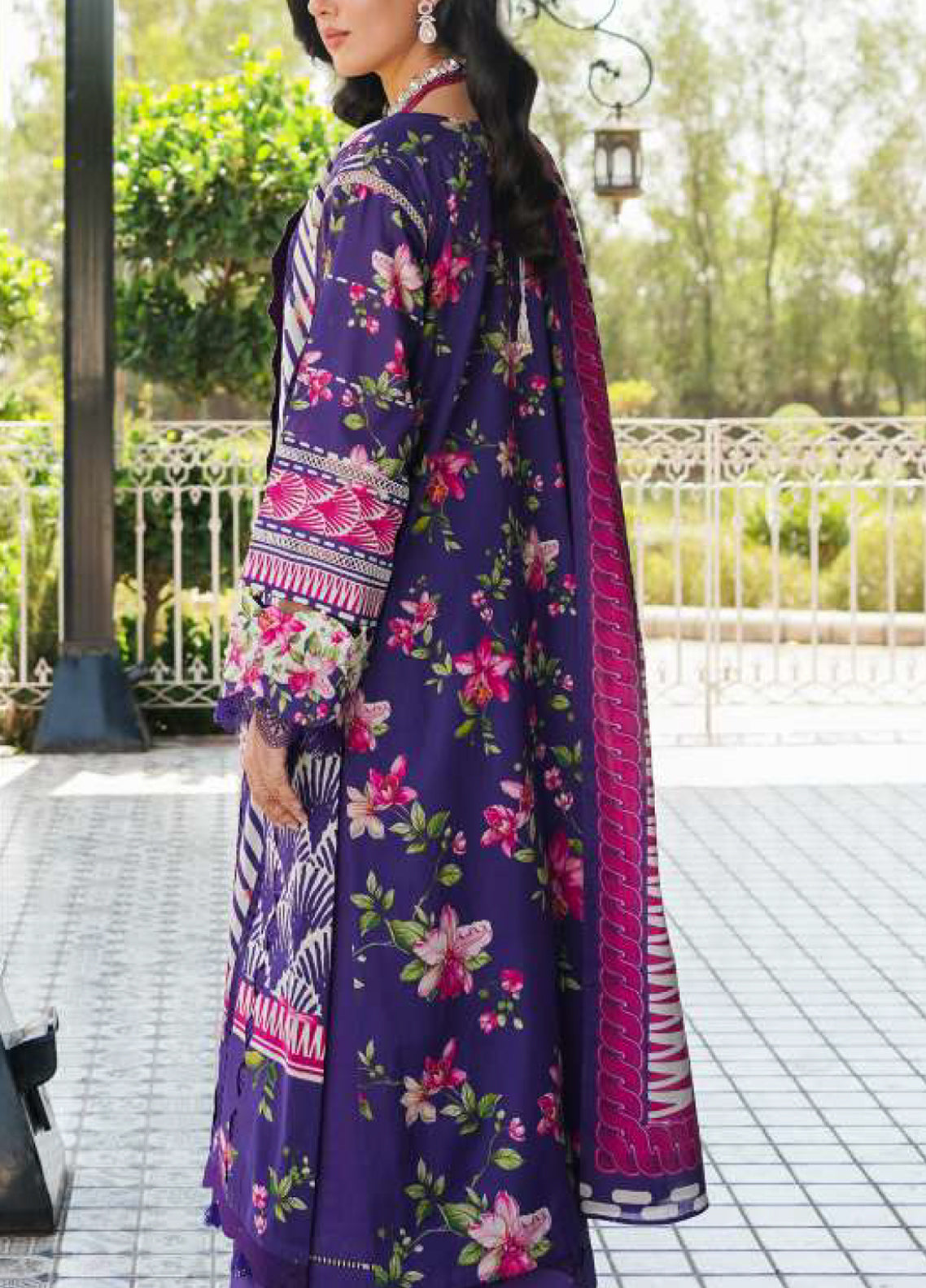 Elaf Printed Lawn Suits Unstitched 3 Piece - EL24PL EEP-02B BLOOMIE Elaf Printed Lawn Suits Unstitched 3 Piece - EL24PL EEP-02B BLOOMIE