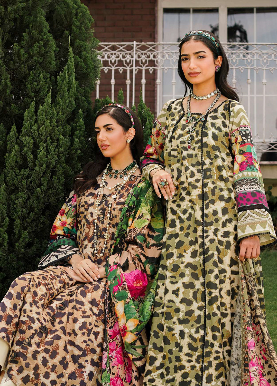 Elaf Printed Lawn Suits Unstitched 3 Piece - EL24PL EEP-06B WONDERS Elaf Printed Lawn Suits Unstitched 3 Piece - EL24PL EEP-06B WONDERS