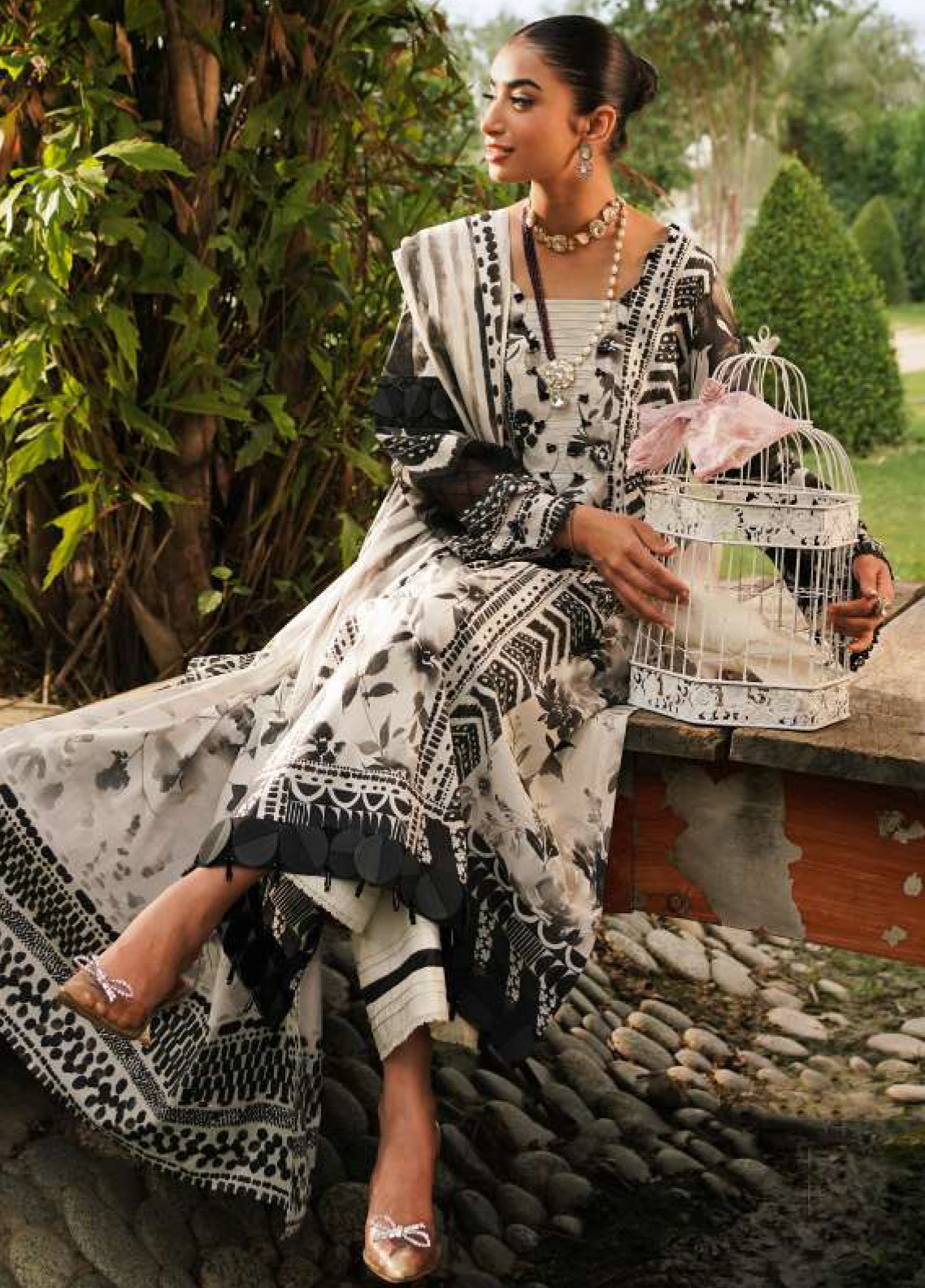 Elaf Printed Lawn Suits Unstitched 3 Piece - EL24PL EEP-07B BLACK BLOSSOM Elaf Printed Lawn Suits Unstitched 3 Piece - EL24PL EEP-07B BLACK BLOSSOM