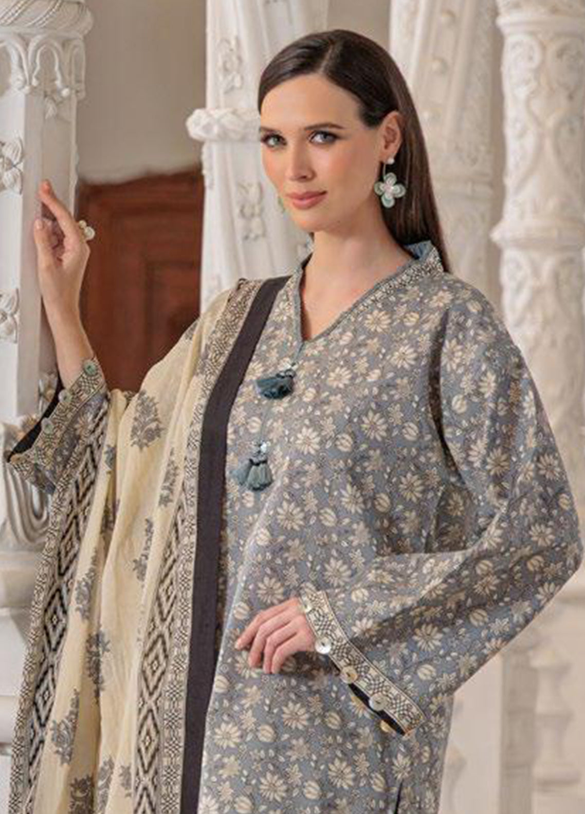 Elora A Floral By Gul Ahmed Printed Lawn 3 Piece Unstitched Suit GA26EAF D-CL 62085B Elora A Floral By Gul Ahmed Printed Lawn 3 Piece Unstitched Suit GA26EAF D-CL 62085B
