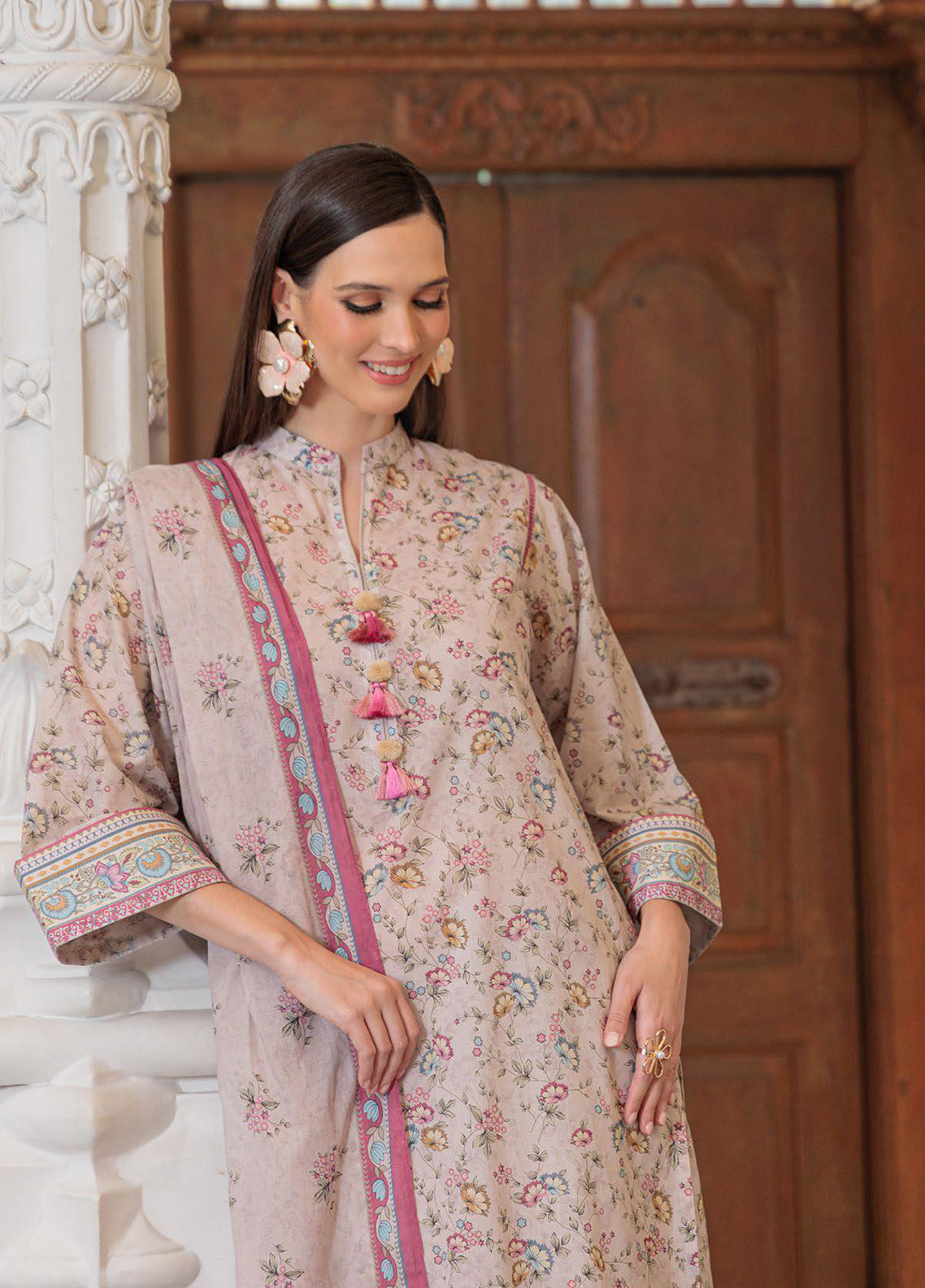 Elora A Floral By Gul Ahmed Printed Lawn 3 Piece Unstitched Suit GA26EAF D-CL 62119B Elora A Floral By Gul Ahmed Printed Lawn 3 Piece Unstitched Suit GA26EAF D-CL 62119B