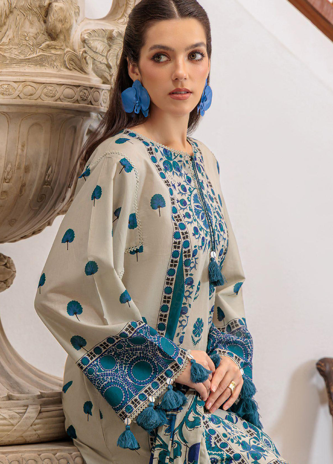 Elora A Floral By Gul Ahmed Printed Lawn 3 Piece Unstitched Suit GA26EAF D-CL 62135A Elora A Floral By Gul Ahmed Printed Lawn 3 Piece Unstitched Suit GA26EAF D-CL 62135A