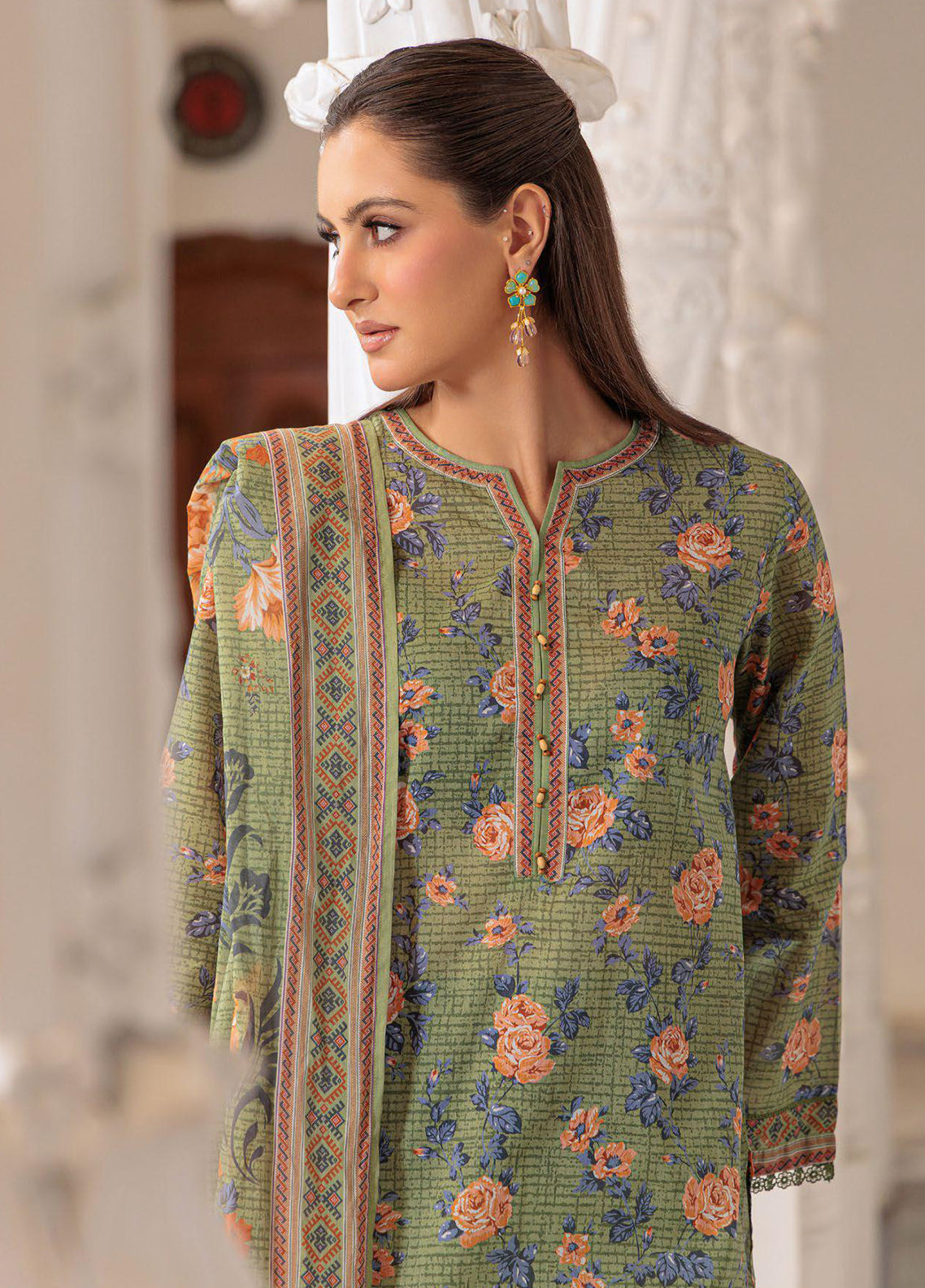 Elora A Floral By Gul Ahmed Printed Lawn 3 Piece Unstitched Suit GA26EAF D-CL 62136B Elora A Floral By Gul Ahmed Printed Lawn 3 Piece Unstitched Suit GA26EAF D-CL 62136B